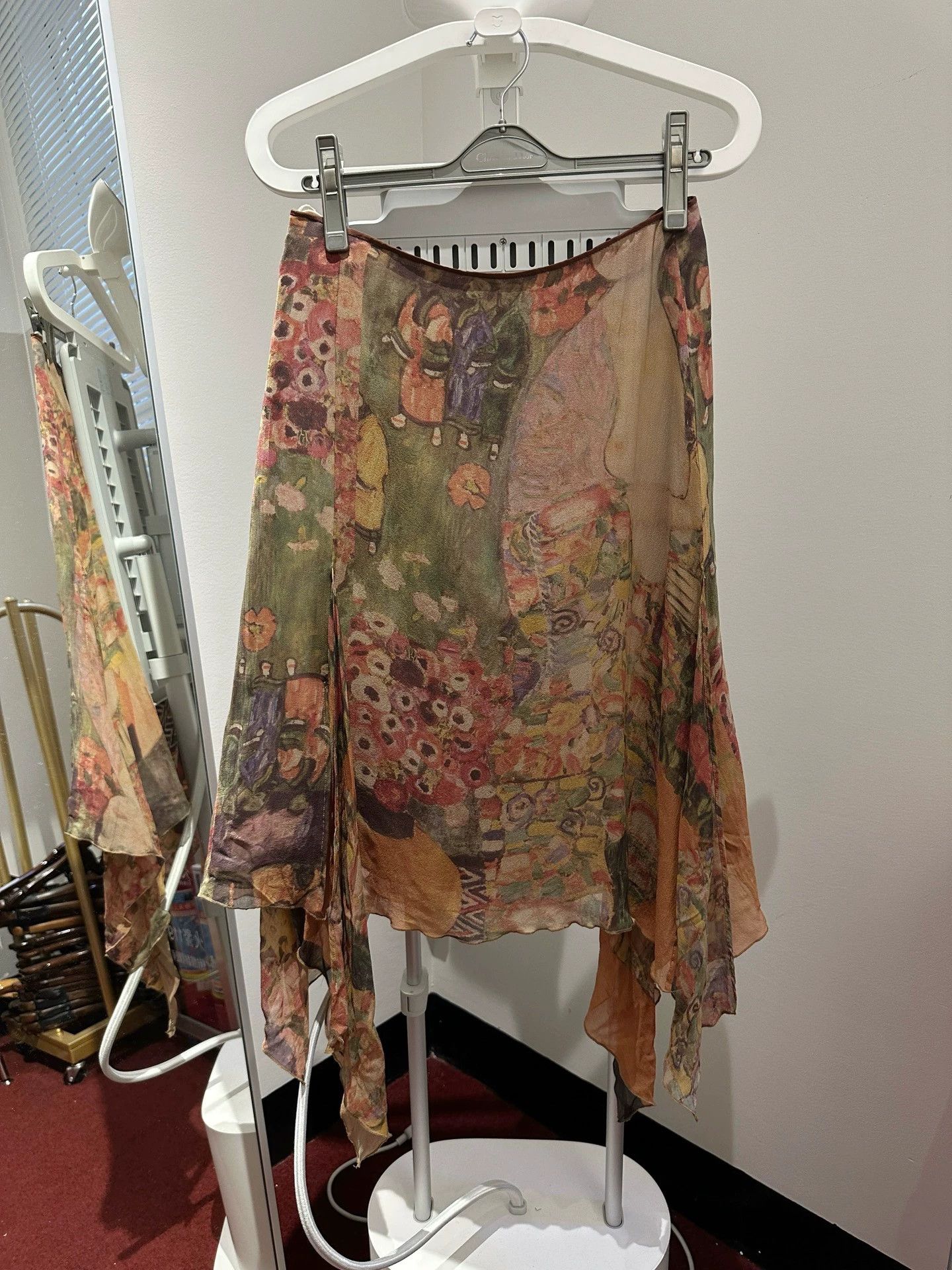 Share Spirit Homme Share Spirit Silk Floral Asymmetric Midi Skirt Size 25" / US 0 / IT 36 - 3 Thumbnail