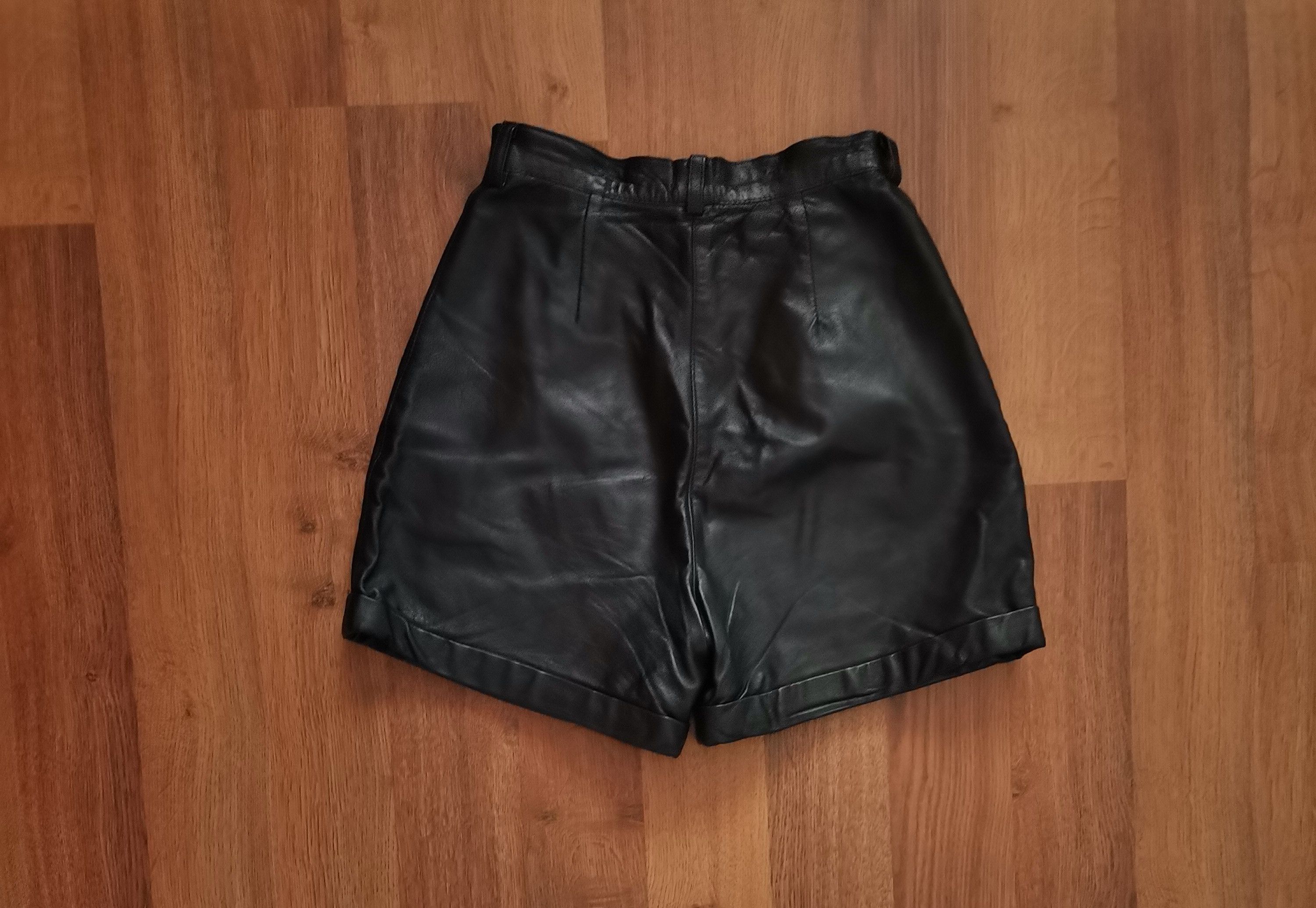 Vintage Vintage Women's Leather Shorts Size 22" - 2 Thumbnail