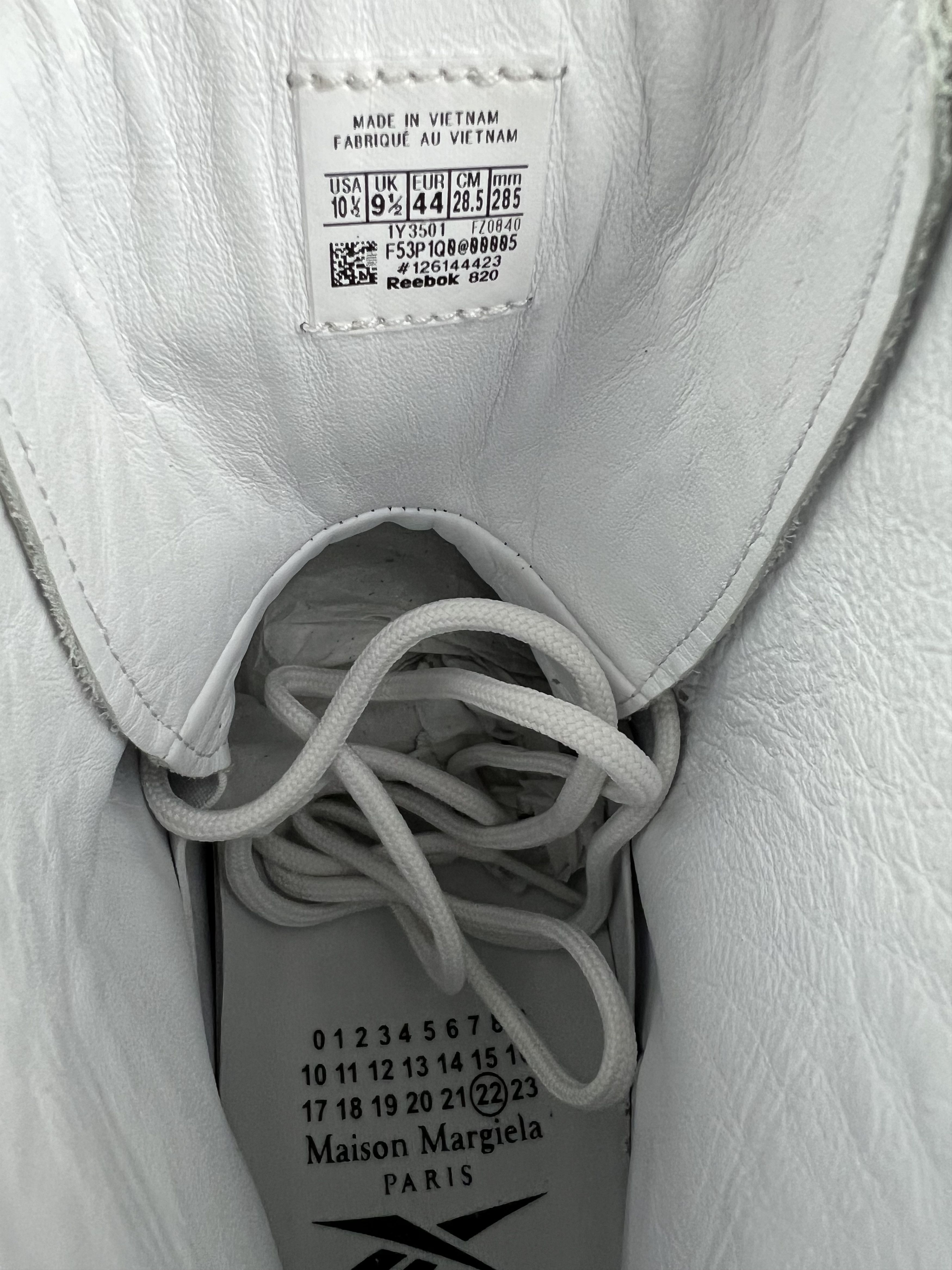 Maison Margiela × Reebok US10.5 Maison Margiela x Reebok Tabi Instapump Fury Sneakers Size US 10.5 / EU 43-44 - 9 Thumbnail