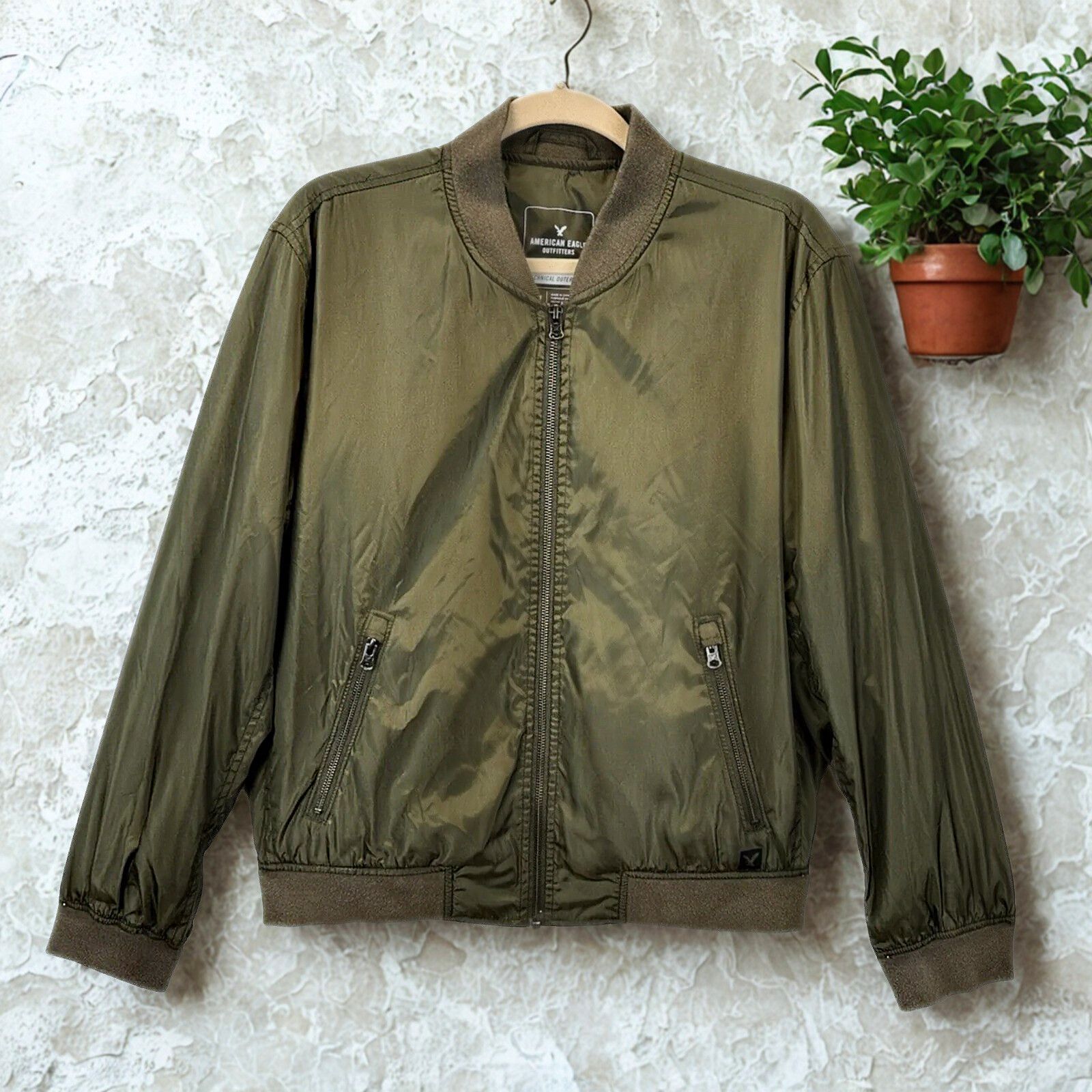 American Eagle Outfitters American Eagle Outfitters Men’s LT Olive Green Bomber Jacket Size US L / EU 52-54 / 3 - 1 Thumbnail