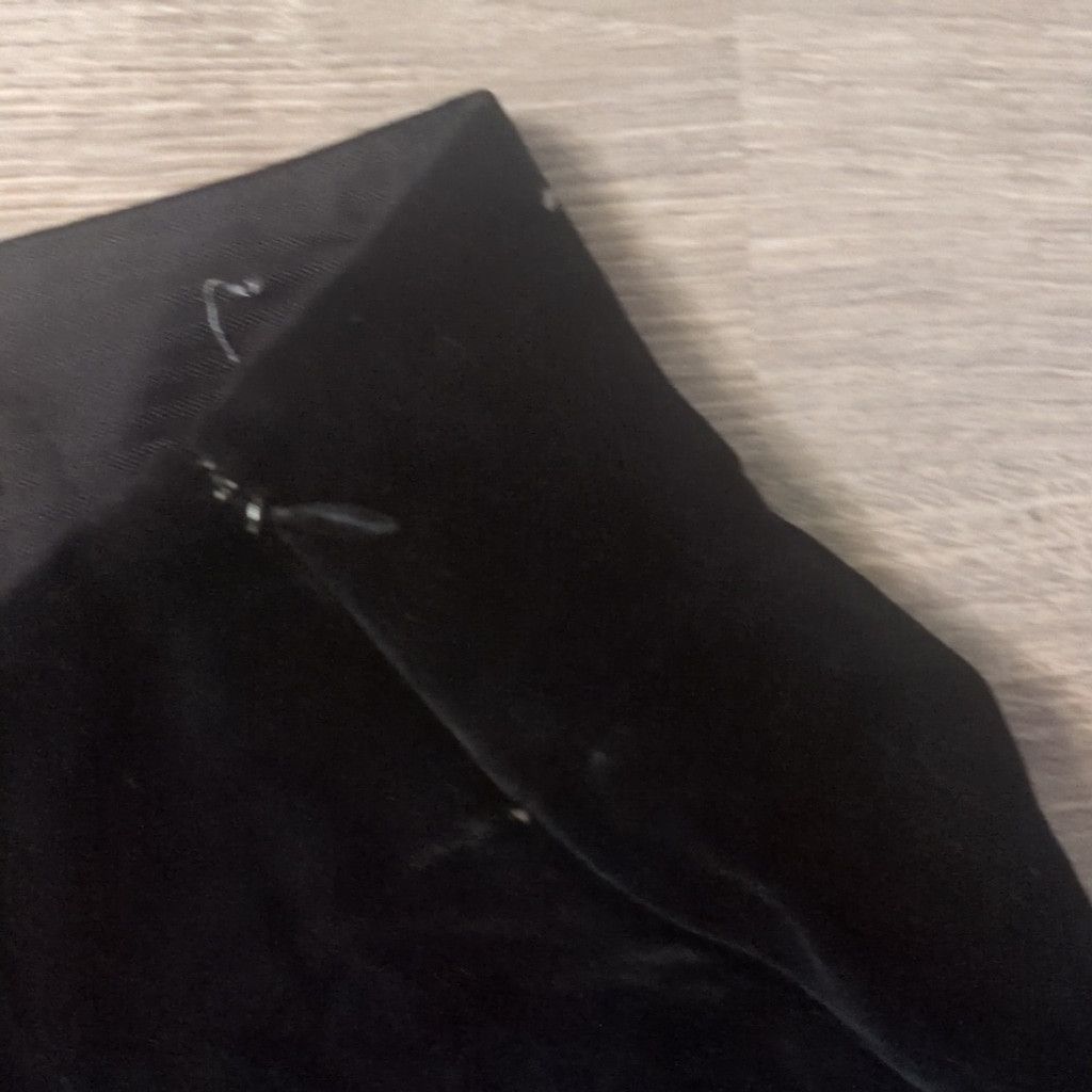 Ann Taylor Ann Taylor Petites Black Velvet Pants With Side Zip Size 0P Size 25" / US 0 / IT 36 - 2 Thumbnail