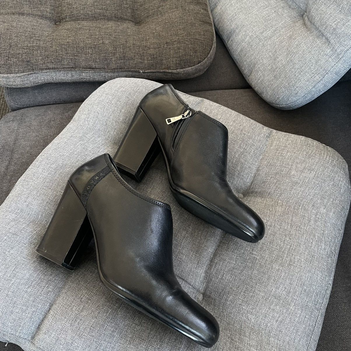 Prada × Vintage Vintage Avantgarde Prada Logo Heels Size 39 Size US 8 / IT 38 - 2 Thumbnail