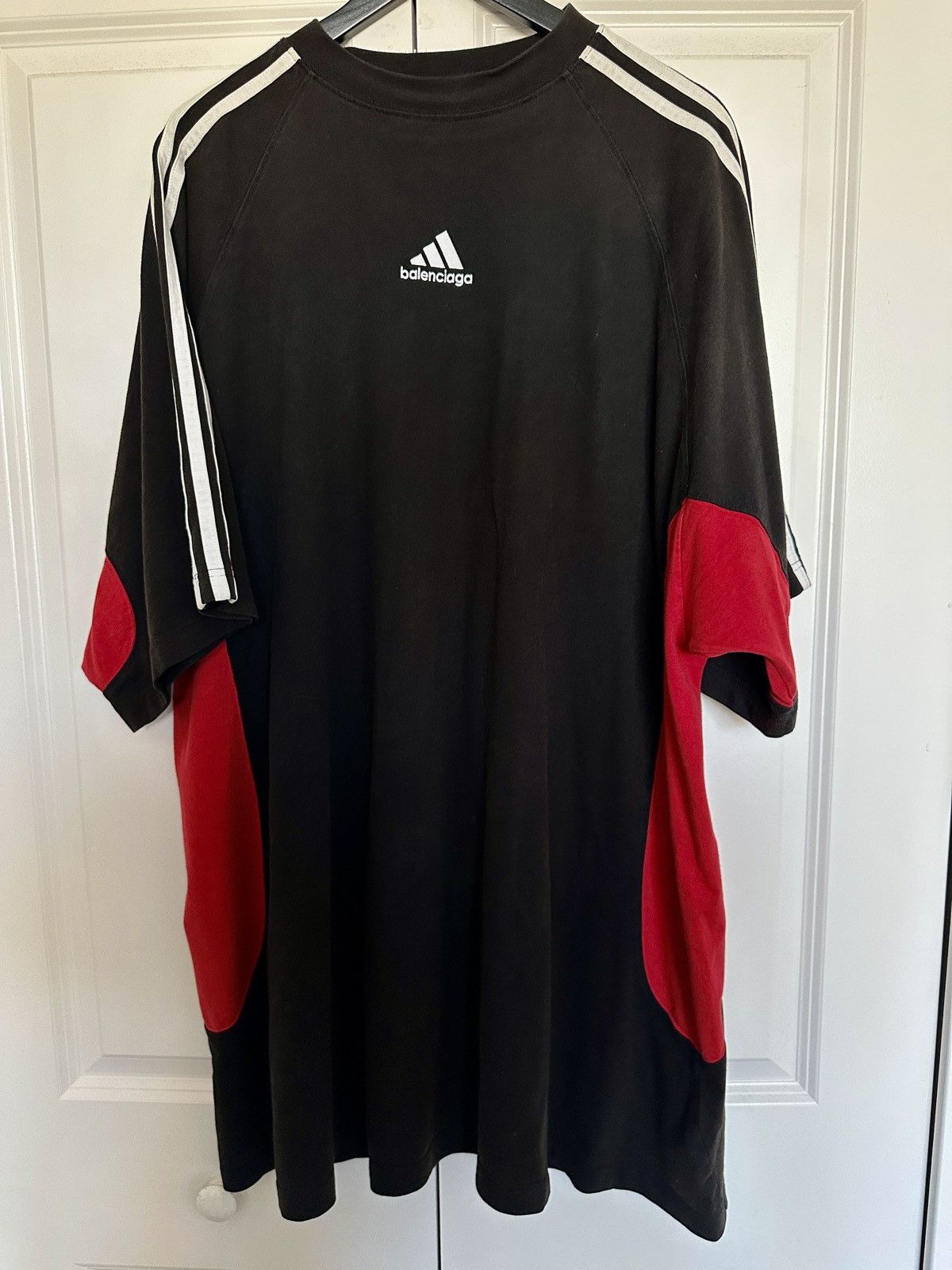 Adidas × Balenciaga Balenciaga x adidas T-Shirt Medium Fit FW22 Size US XL / EU 56 / 4 - 1 Thumbnail