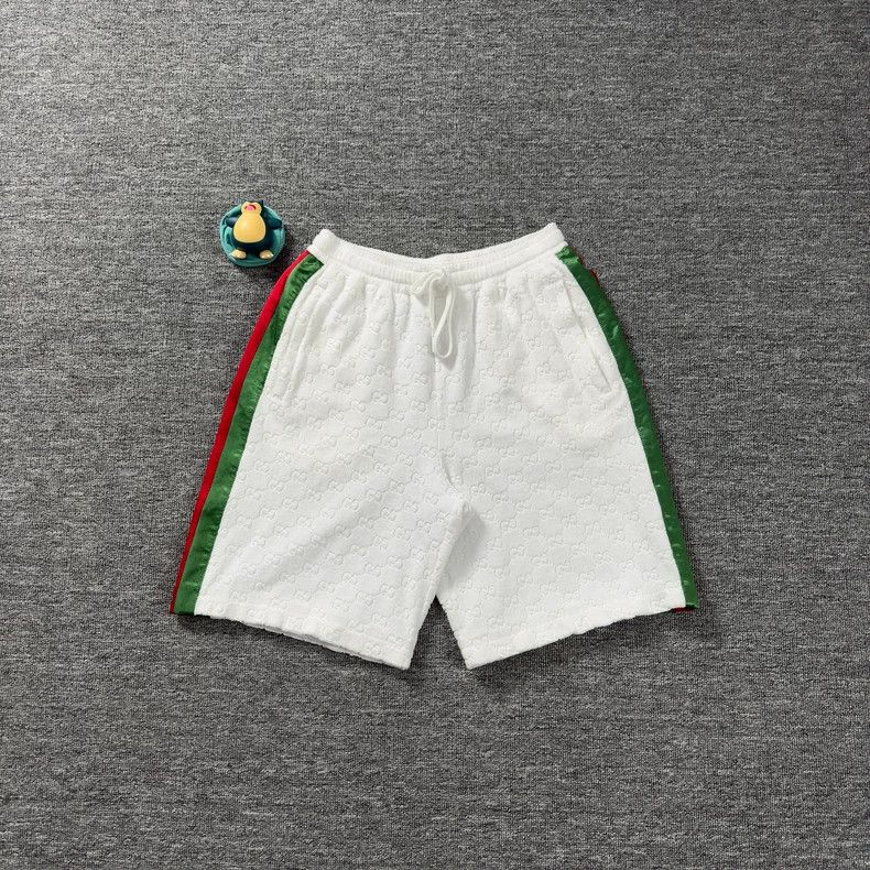 Gucci Gucci White Printed Shorts for Men - dmc Size US 26 / EU 42 - 1 Thumbnail