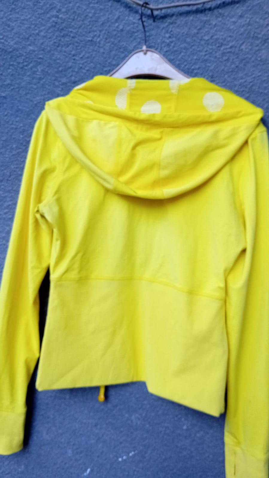 Lululemon Lululemon Define Hooded Jacket sz 6 Size M / US 6-8 / IT 42-44 - 2 Thumbnail