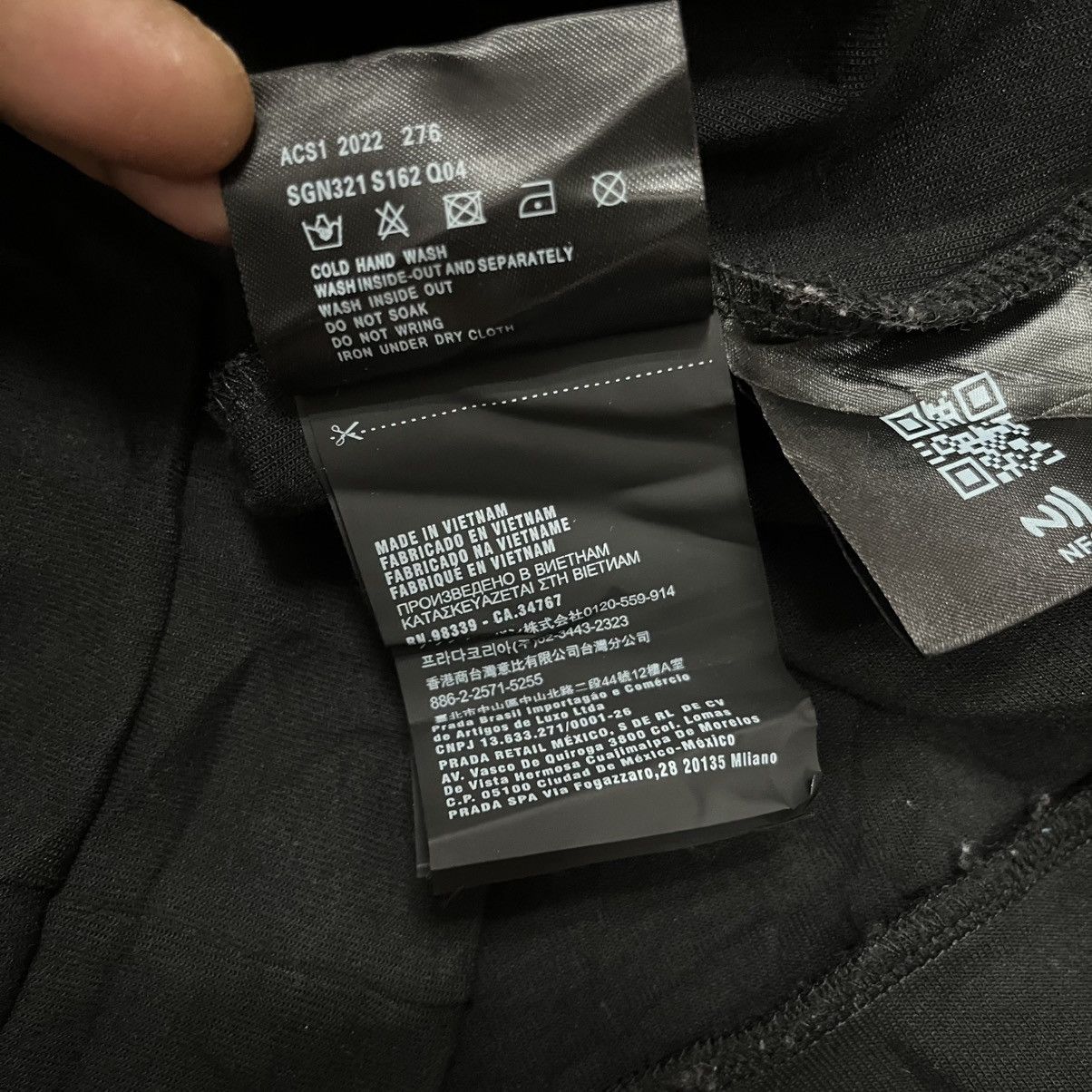 Prada BLACK PRADA EMBOSSED LOGO HODDIE Size M / US 6-8 / IT 42-44 - 11 Thumbnail