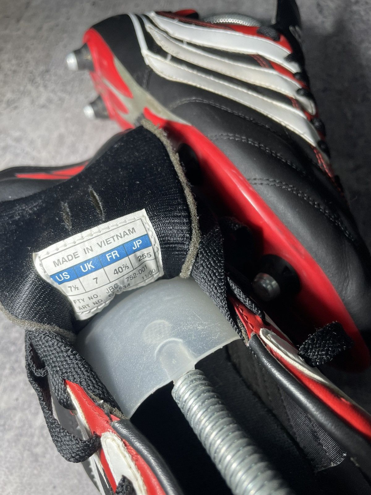 Vintage Vintage Boots Adidas Predator TRX 2001 Size US 7 / EU 40 - 16 Thumbnail