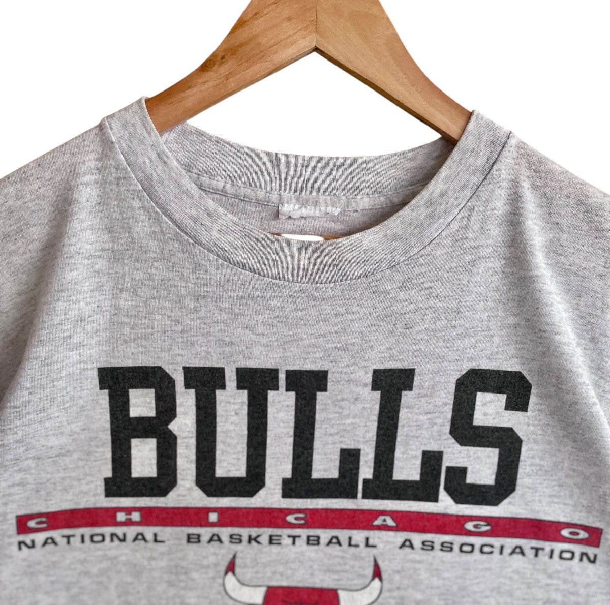 Vintage Vintage NBA Team Chicago Bull T-shirt 1990s Size US L / EU 52-54 / 3 - 4 Thumbnail