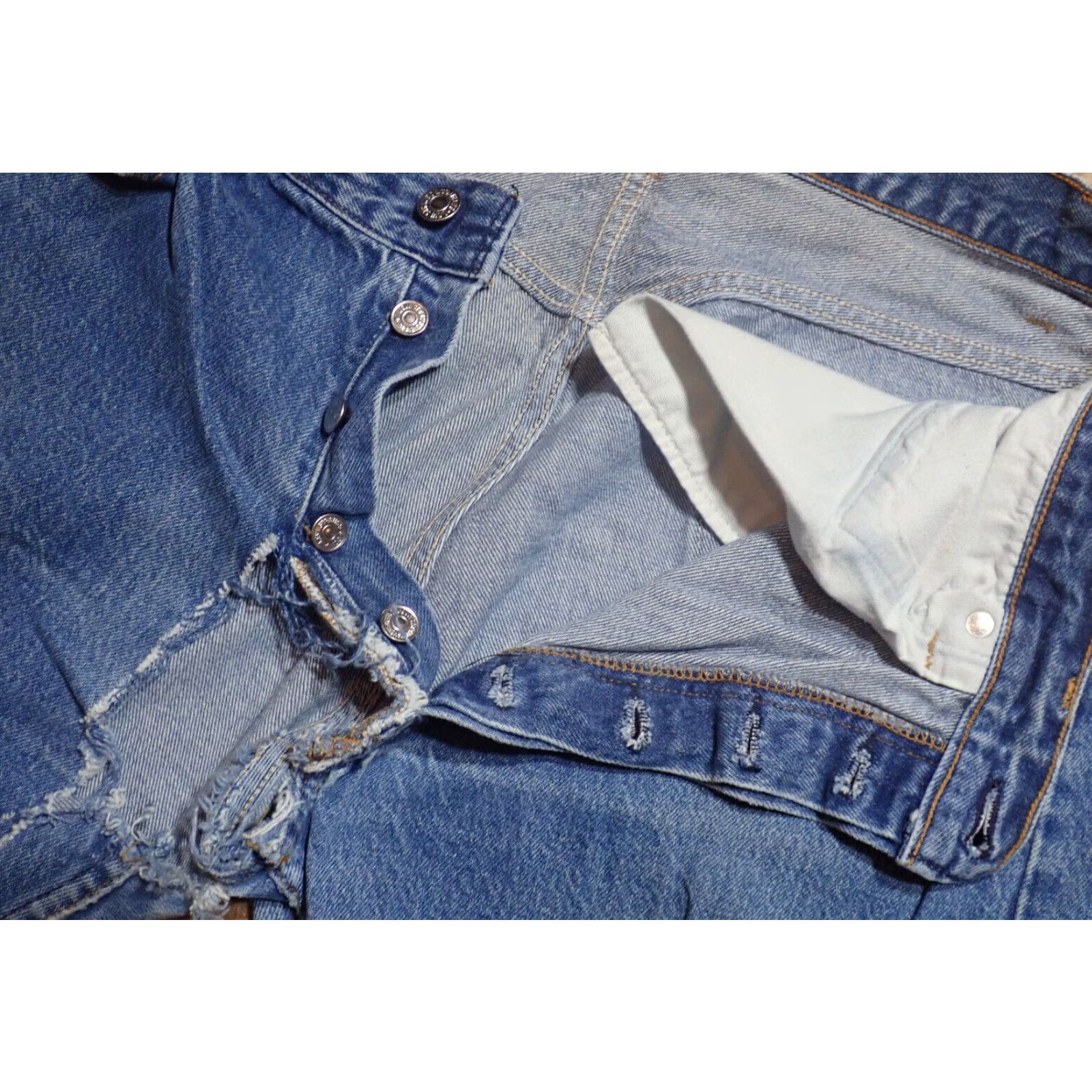 Levi's VINTAGE Levi's 501 Jeans Men Adults Medium Blue 80s 90s Distressed Button Fly 35x32.5 Size US 36 / EU 52 - 6 Thumbnail