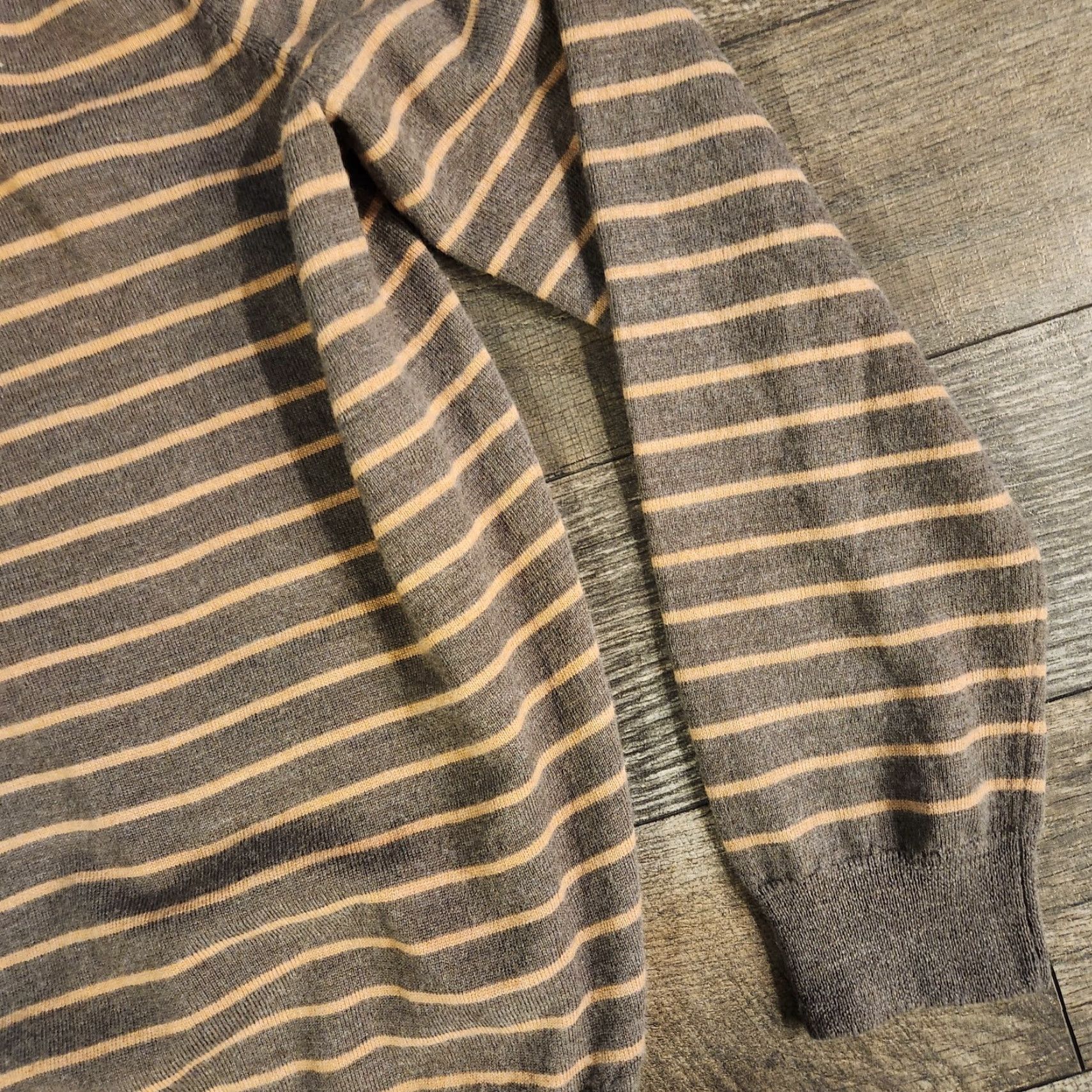 J.Crew J.CREW Mens Merino Wool Sweater Size Large Gray Striped V-Neck Pullover Sweater Mens Slim Knit Wool Fall Winter Navy Gray Size US L / EU 52-54 / 3 - 4 Thumbnail