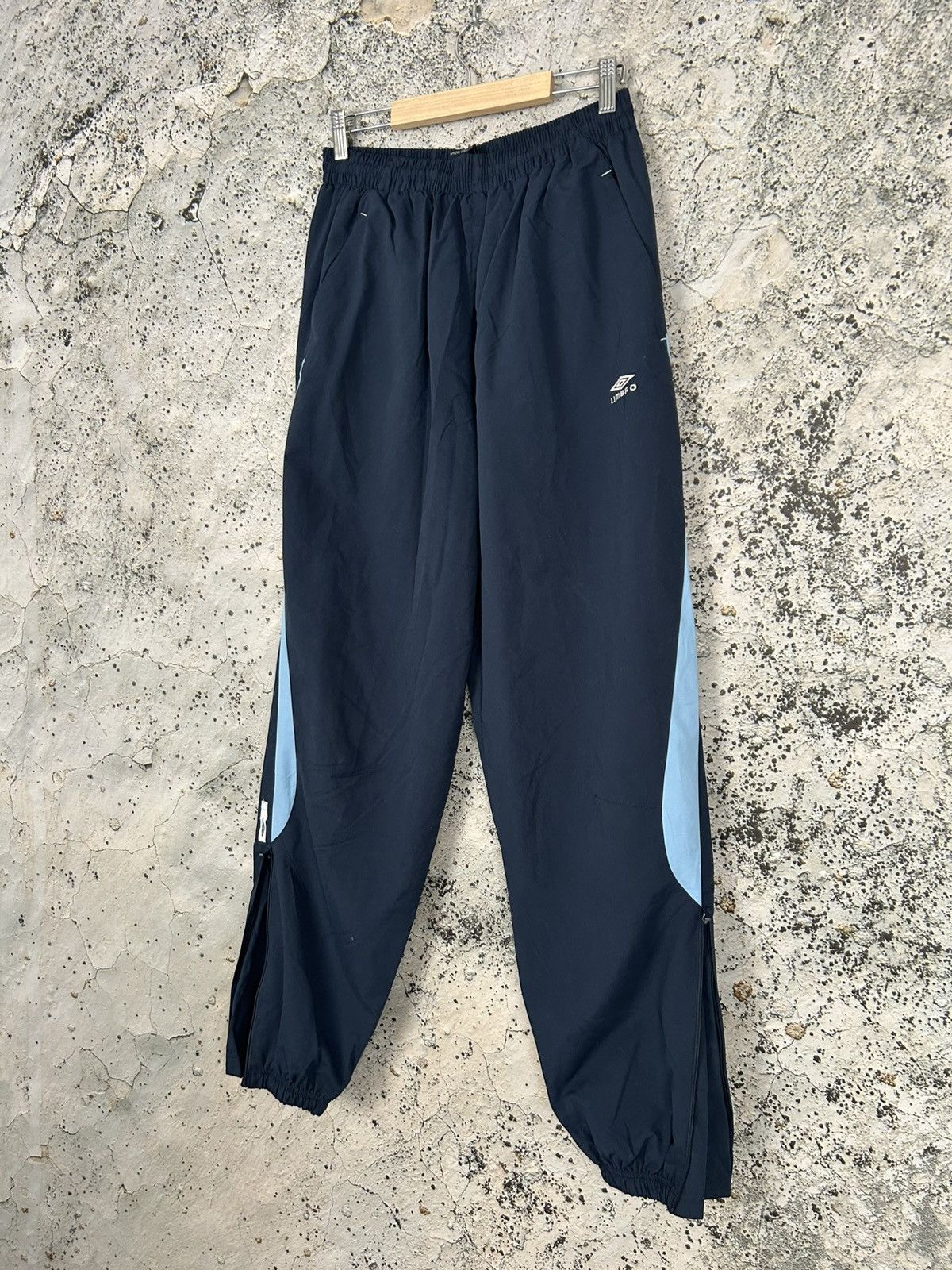 Umbro Vintage Umbro Track Sweatpants Streetwear Sport Football 90s Size US 34 / EU 50 - 2 Thumbnail