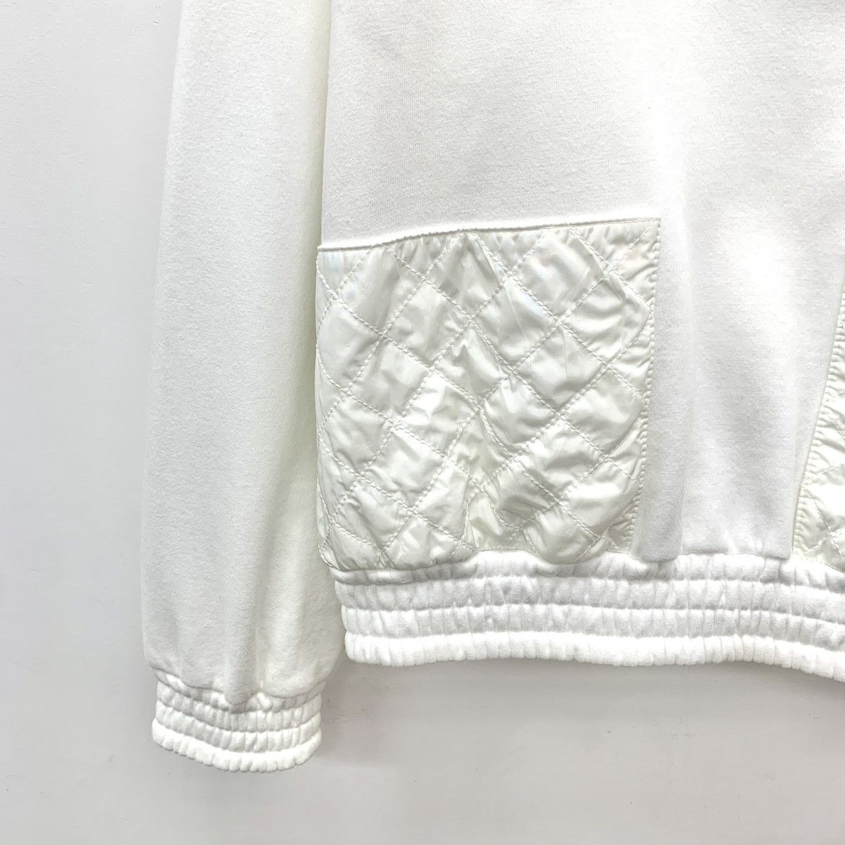 Chanel Chanel White Quilted Panel Long Sleeve Sweatshirt K26WX Size M / US 6-8 / IT 42-44 - 4 Thumbnail