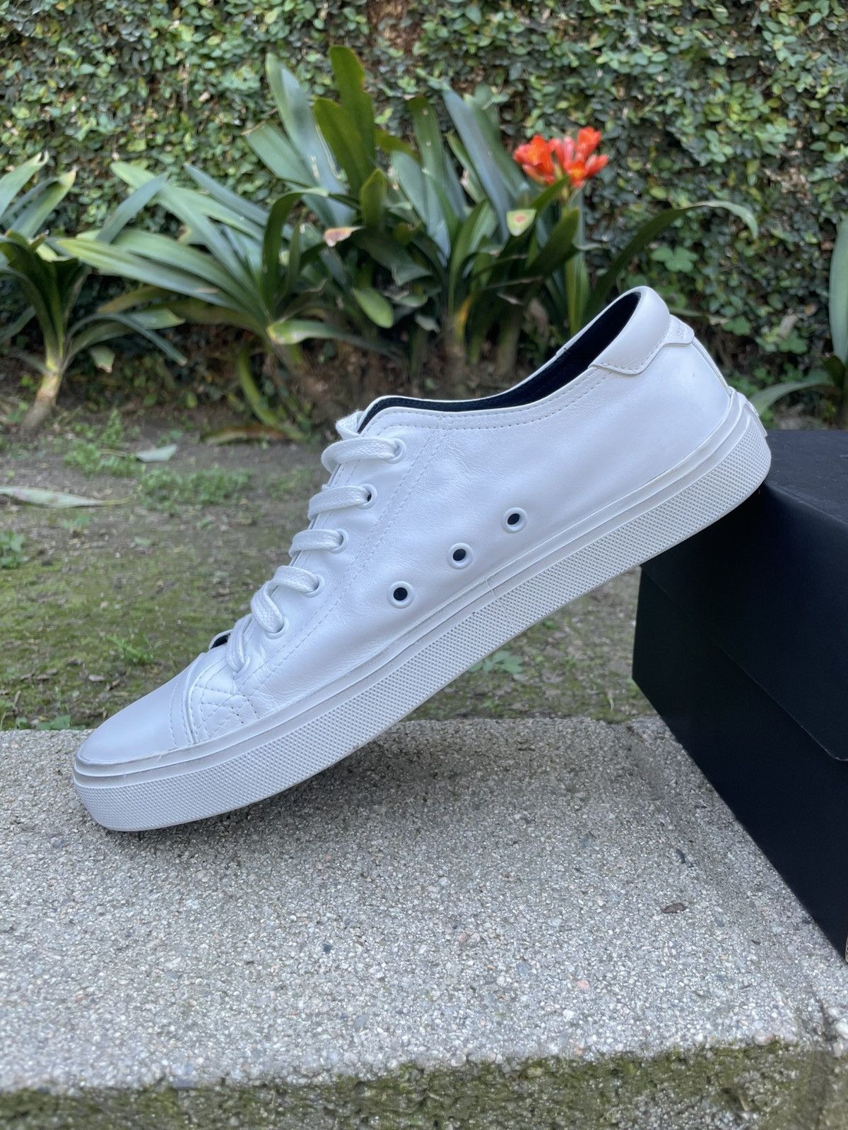 Saint Laurent Paris Saint Laurent Paris Bedford Low Top Leather Sneakers White Size US 8 / EU 41 - 9 Thumbnail