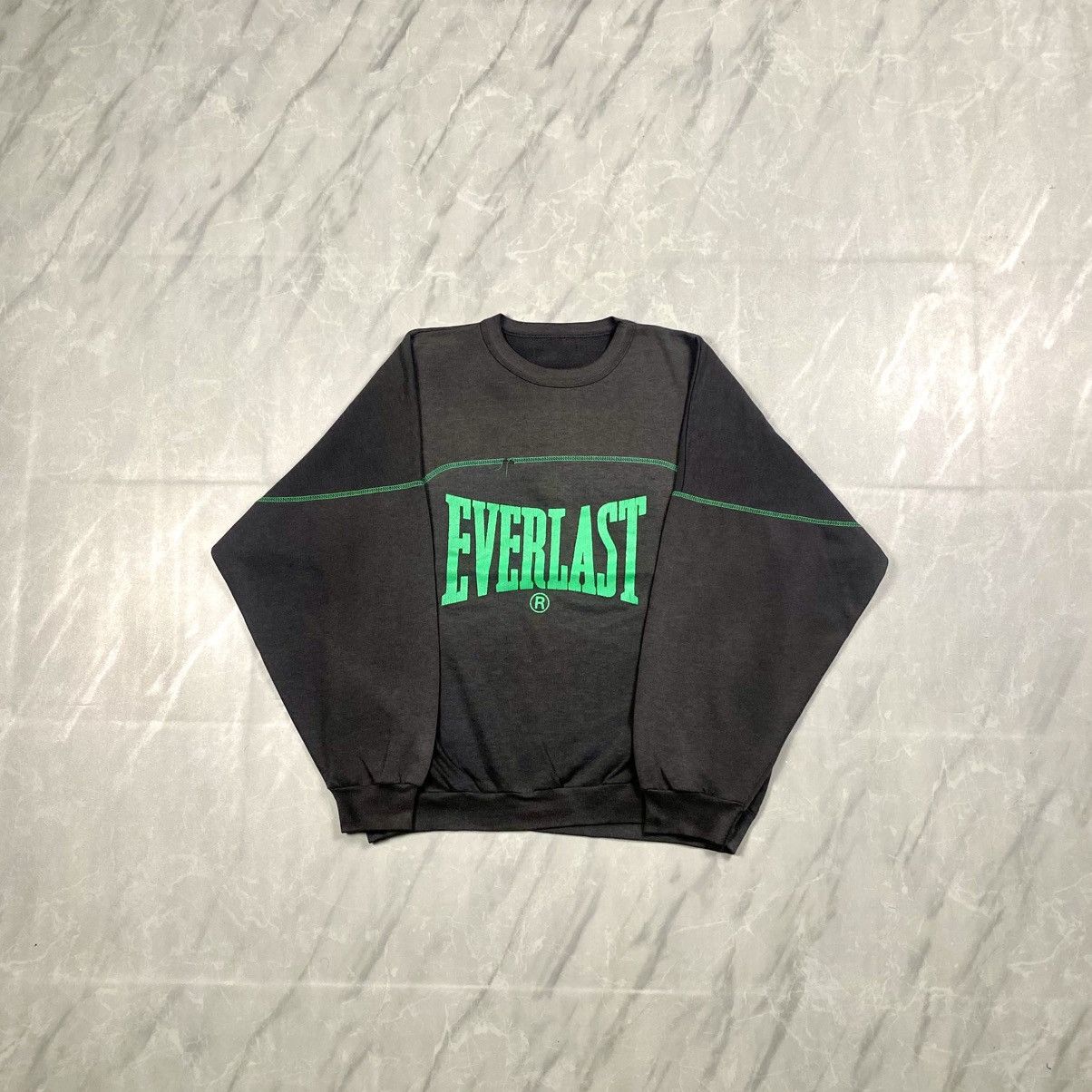 Everlast Vintage 90s Everlast Boxing Sunfaded Boxy Crewneck Size US L / EU 52-54 / 3 - 1 Thumbnail
