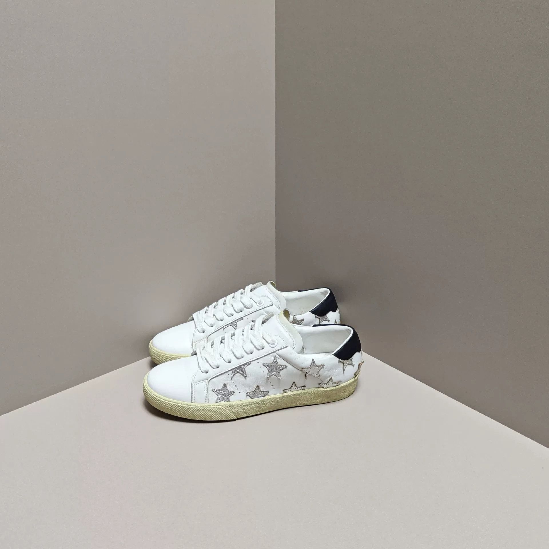 Saint Laurent Paris Saint Laurent Paris Lowtop Sneakers us_5 Women Size US 5 / IT 35 - 1 Thumbnail