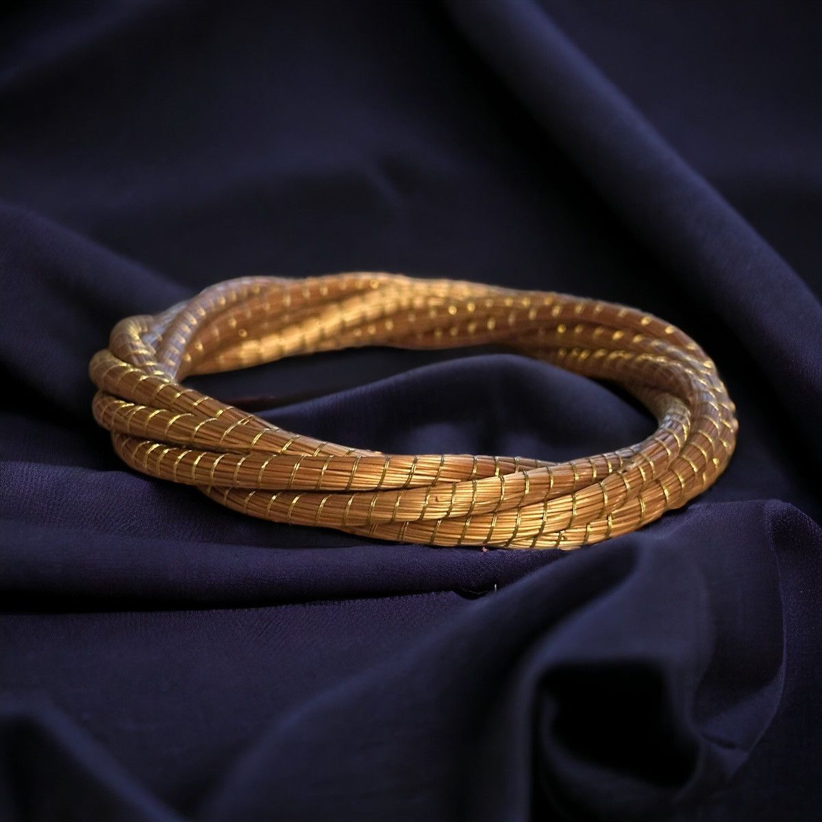 Other Golden twisted bangle bracelet Size ONE SIZE - 1 Thumbnail
