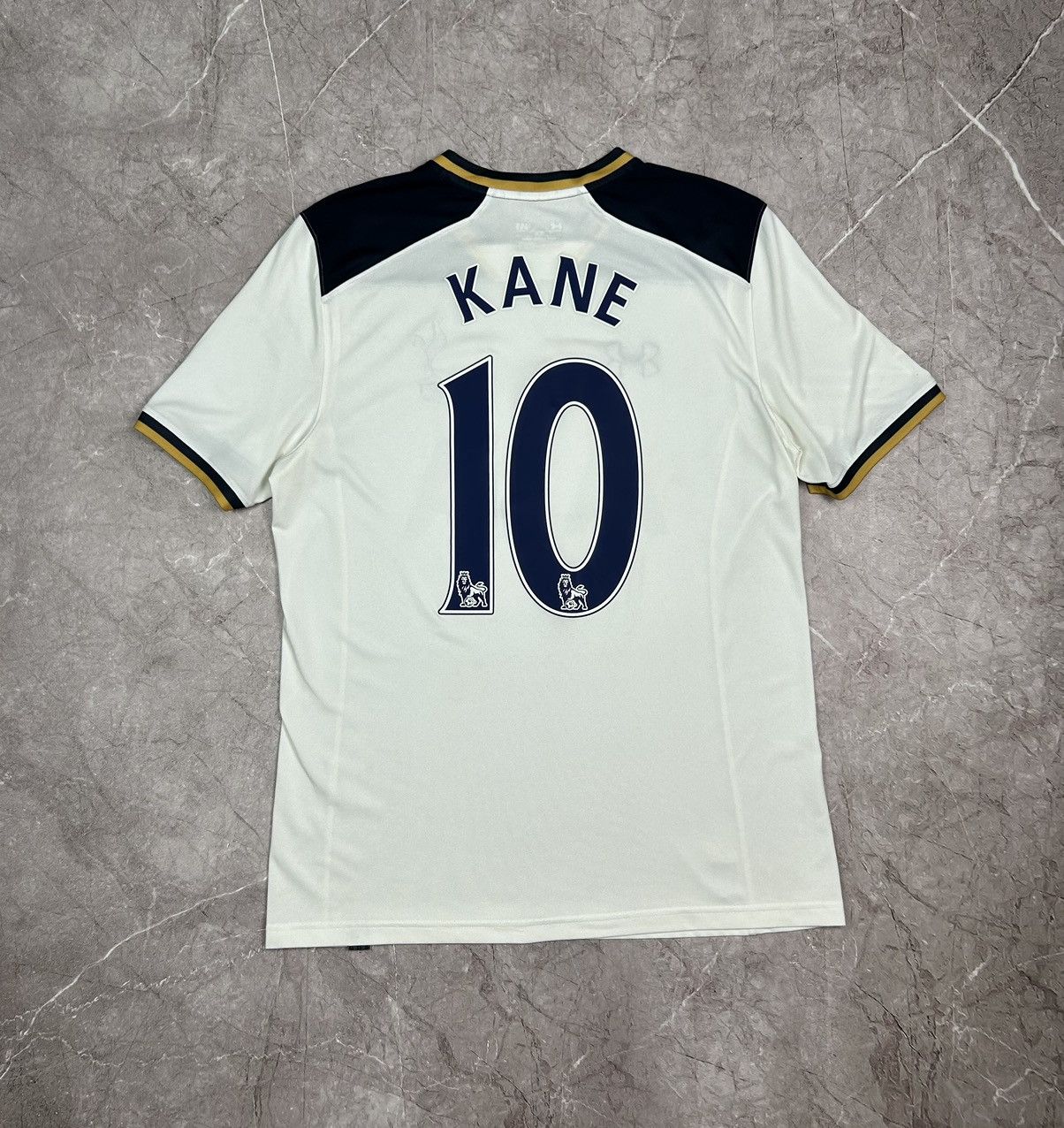 Under Armour × Vintage Tottenham Hotspur Under Armour Kane #10 2015-16 Jersey Size US L / EU 52-54 / 3 - 2 Thumbnail