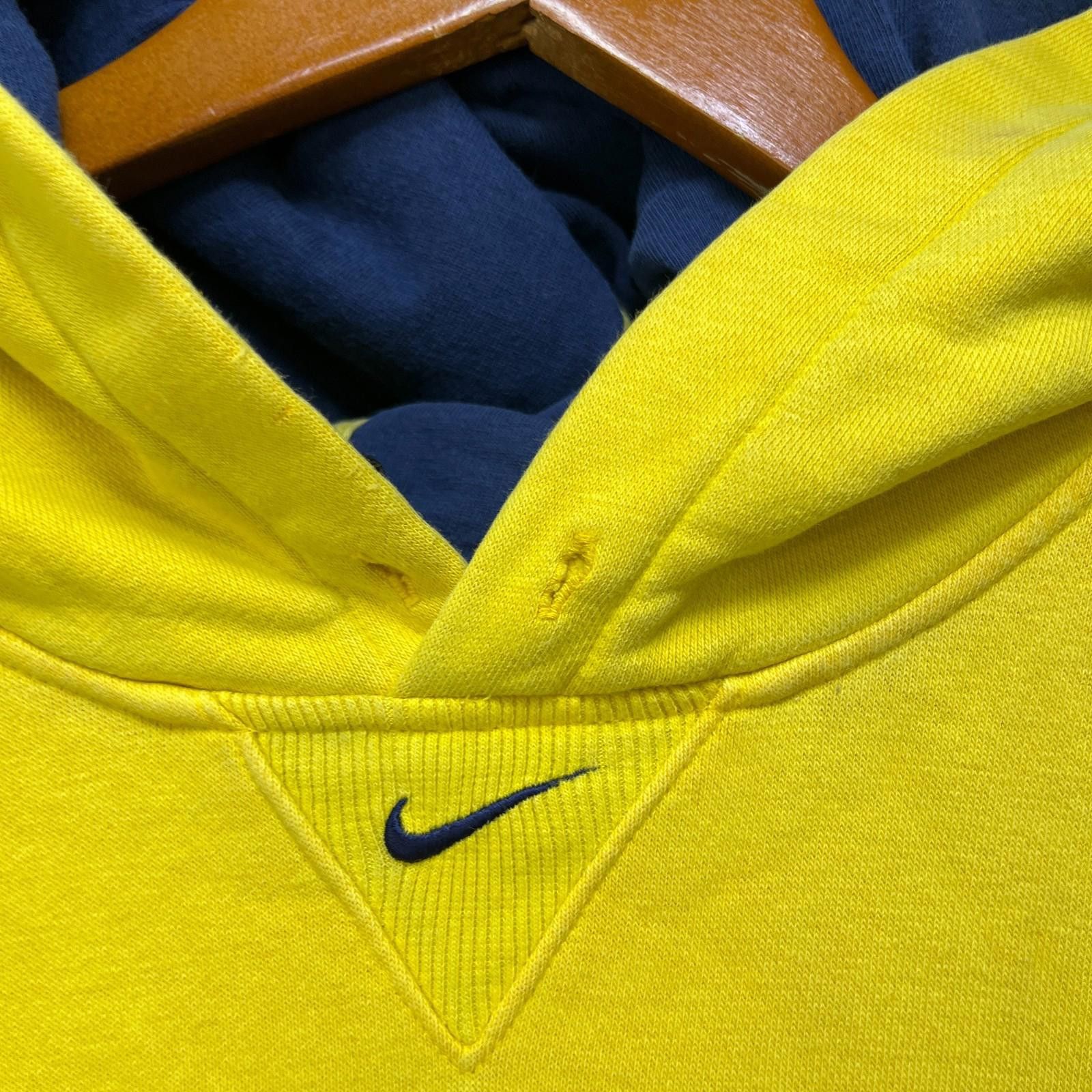 Nike Vintage Nike Middle Swoosh Michigan Wolverines Hoodie 2XL Size ONE SIZE - 4 Thumbnail
