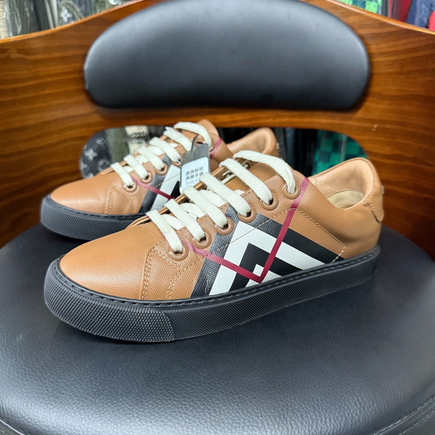 Burberry Burberry Plaid Brown Lowtop Sneakers us_5 Women Size US 5 / IT 35 - 1 Thumbnail