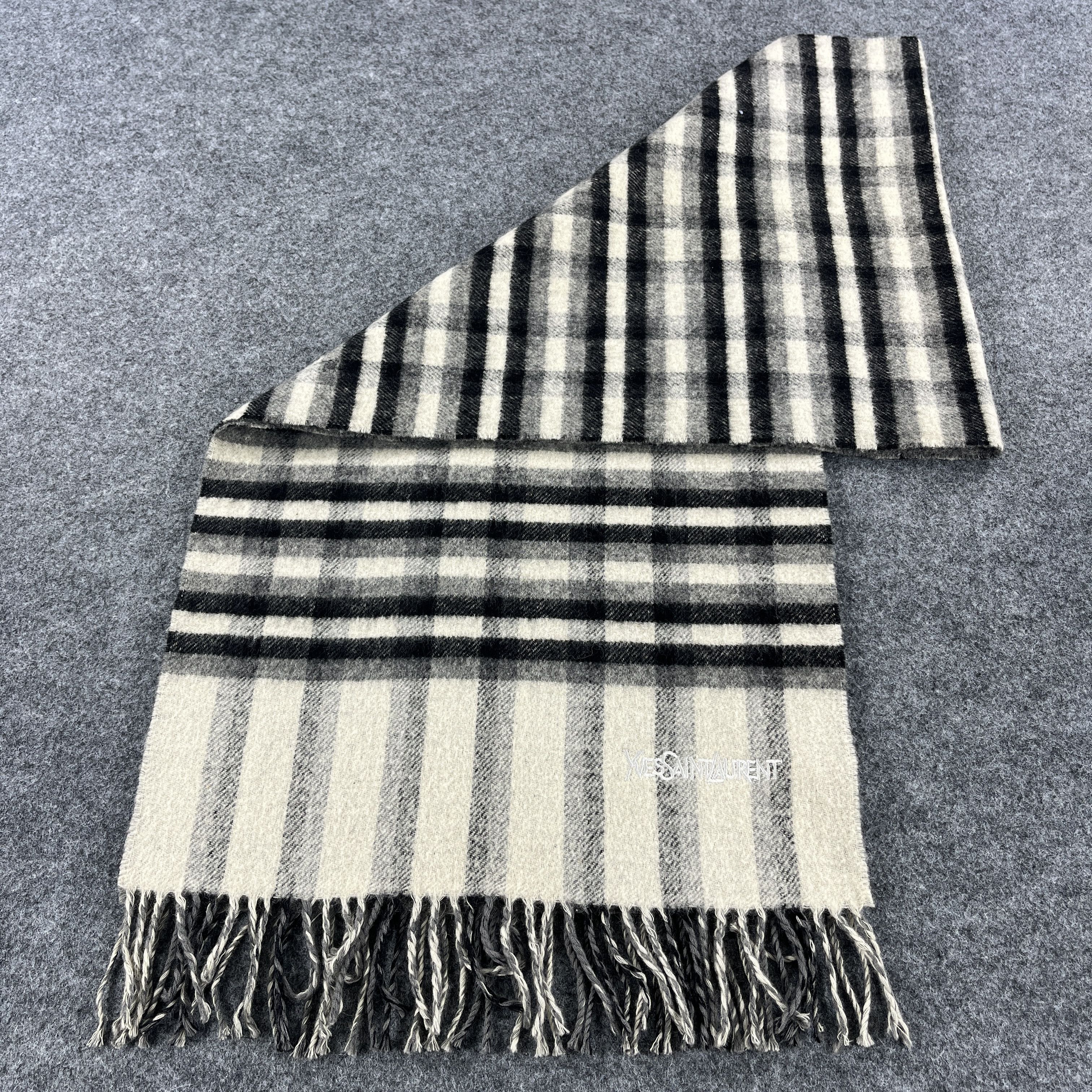 Vintage Yves Saint Laurent Scarf / Muffler / Neckwear T1423 Size ONE SIZE - 3 Thumbnail