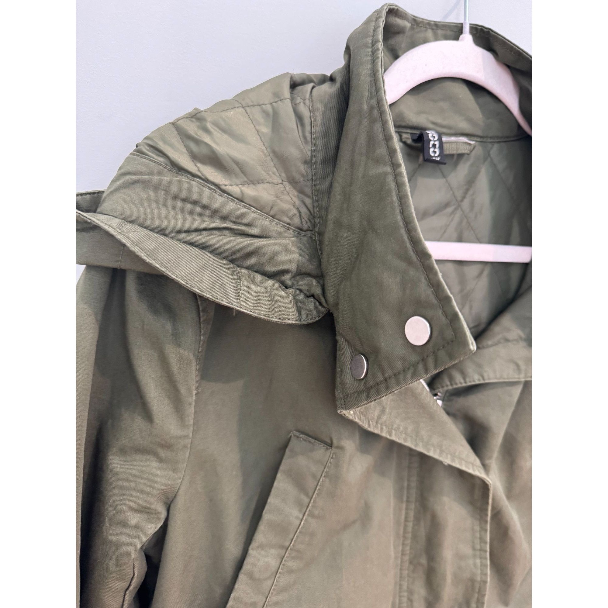 H&M Women's Divided by H&M hooded utility jacket, size medium Size M / US 6-8 / IT 42-44 - 7 Thumbnail