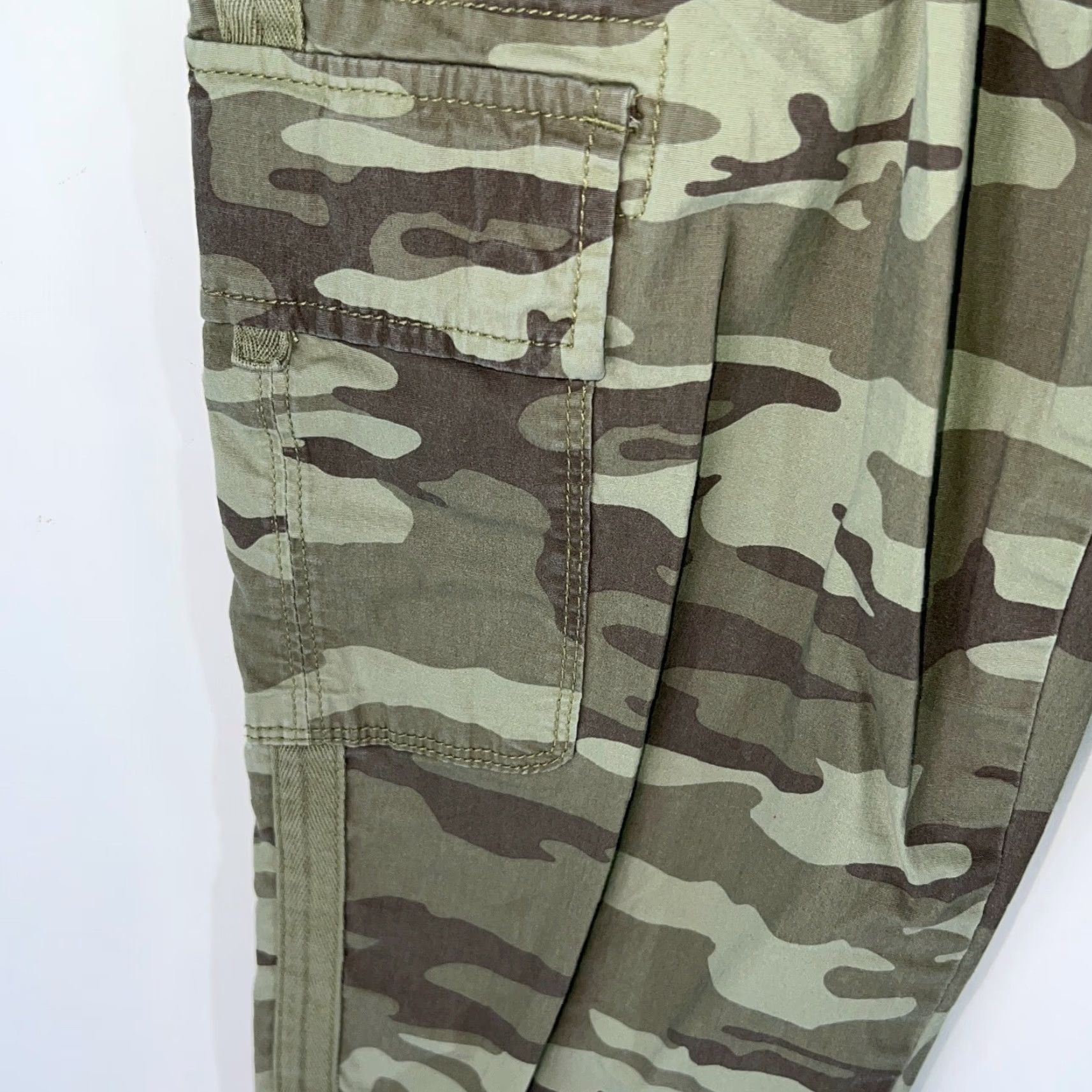 Sanctuary Sanctuary Pants Cargo Camouflage Green Mid Rise 25in Inseam M Men’s Slim Fit 98% Cotton 2% Spandex Flightsock Pocket Gym Casual Workwear Size 32" / US 10 / IT 46 - 7 Thumbnail