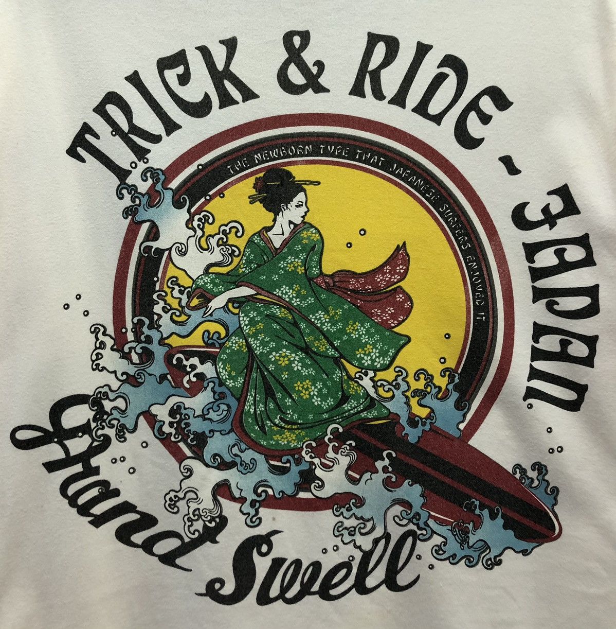 Japanese Brand Vintage Trick & Ride Japan Geisha Surfing Surfboard T-Shirt Size US XL / EU 56 / 4 - 3 Thumbnail