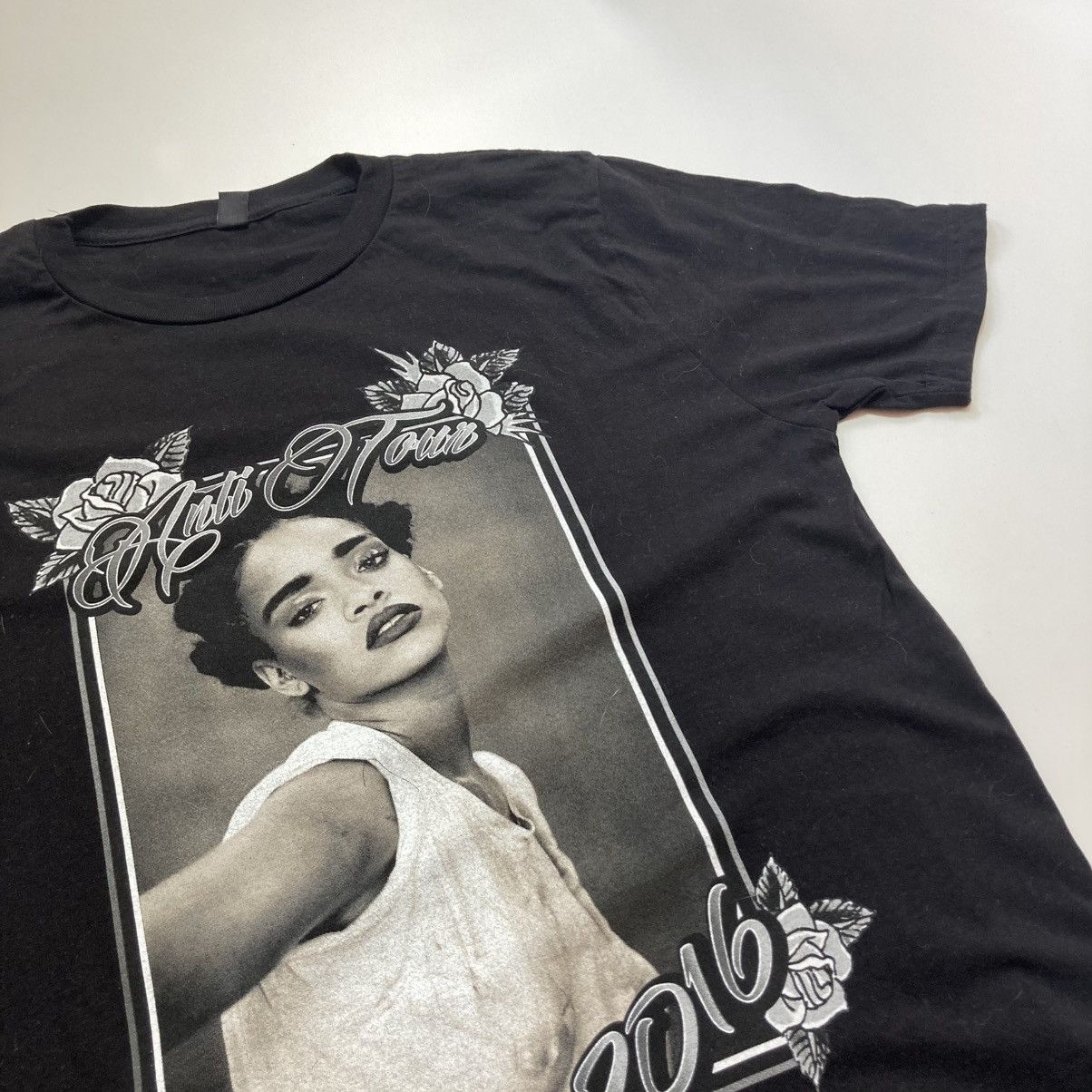 Rap Tees vintage rihanna anti world tour rap tee Size US S / EU 44-46 / 1 - 3 Thumbnail