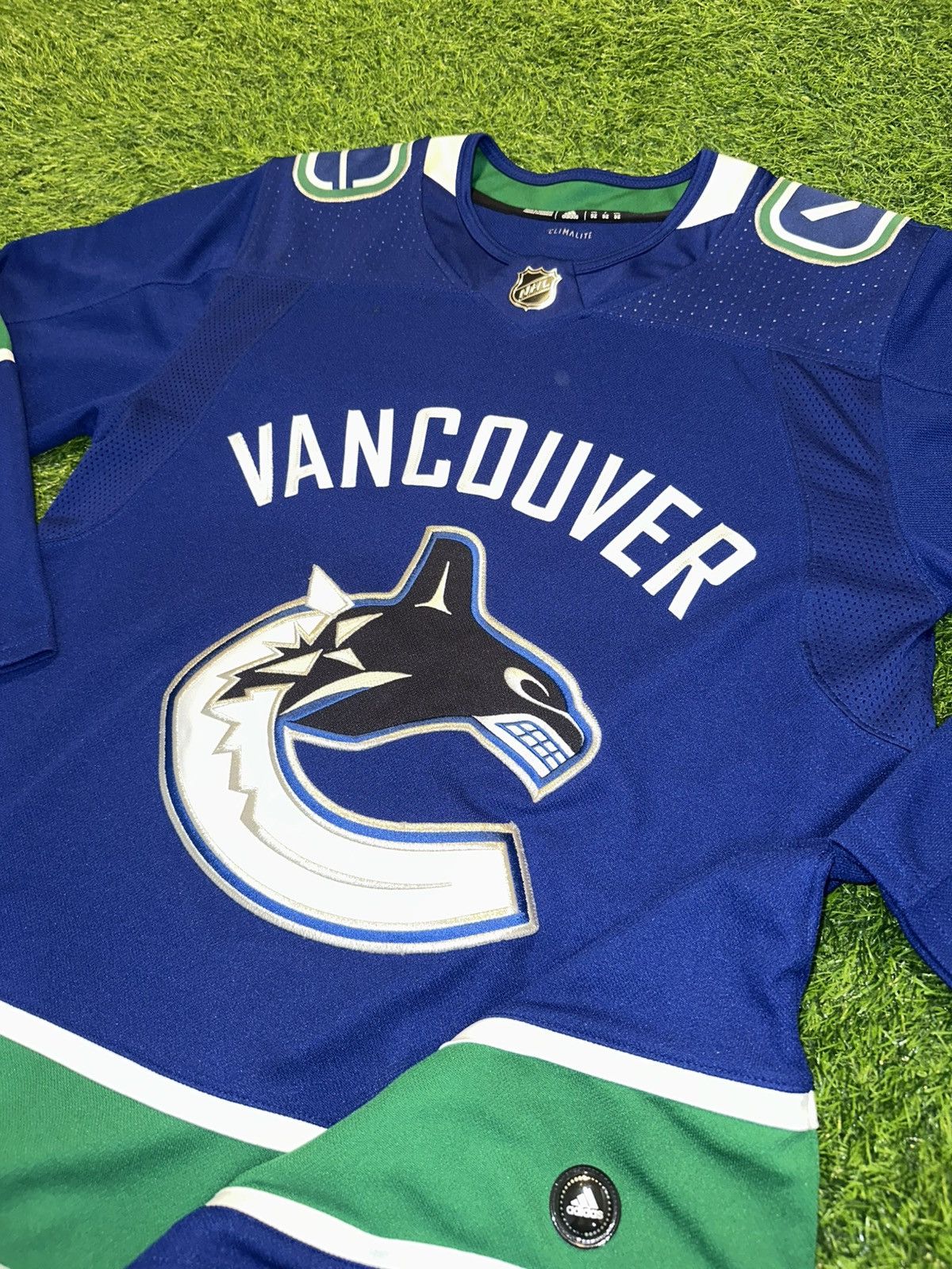 NHL NHL Vancouver Canucks Adidas Jersey Size 52 Size US L / EU 52-54 / 3 - 3 Thumbnail