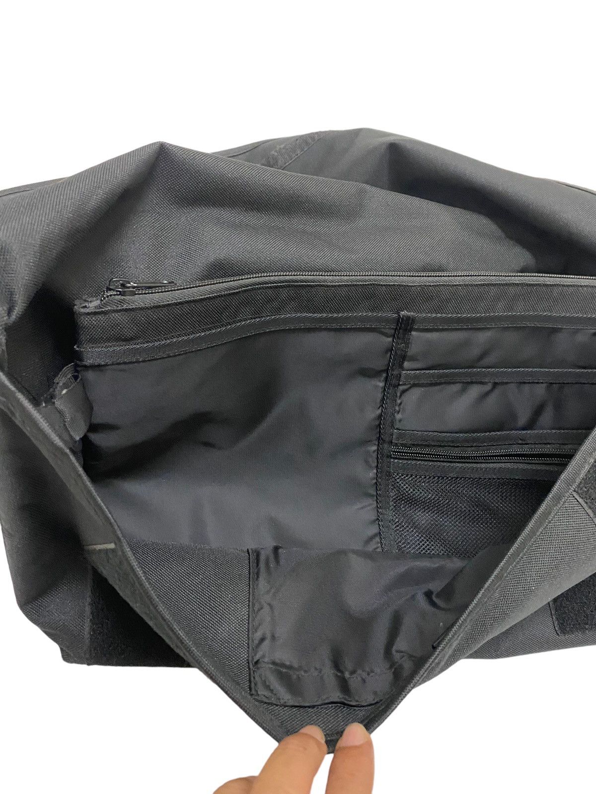 FUCT Fuct X SSDD Messenger/Sling Bag Size ONE SIZE - 10 Thumbnail