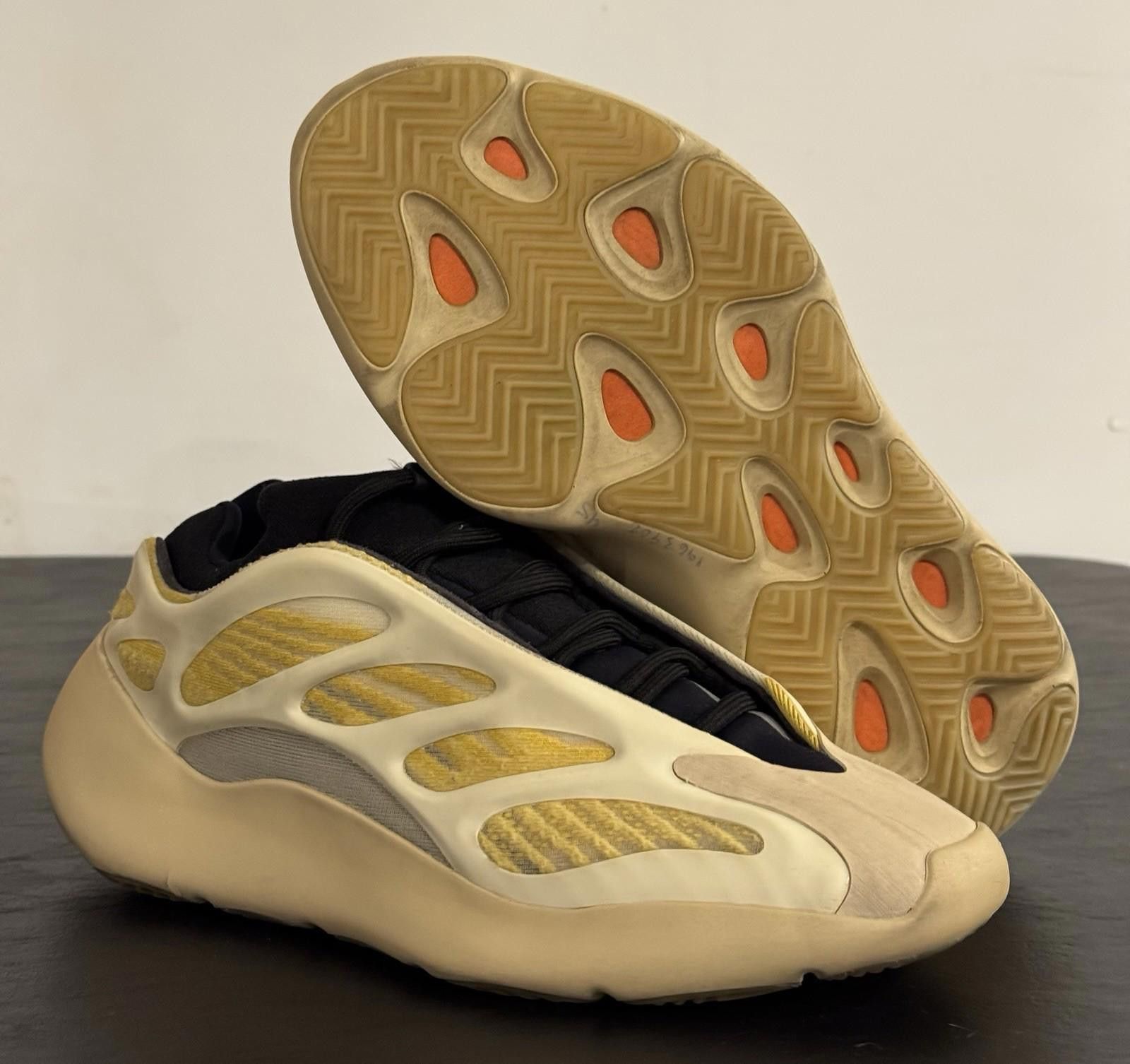 Adidas Adidas Yeezy 700 V3 Safflower Lace Up Streetwear Sneakers Size US 9.5 / EU 42-43 - 6 Thumbnail