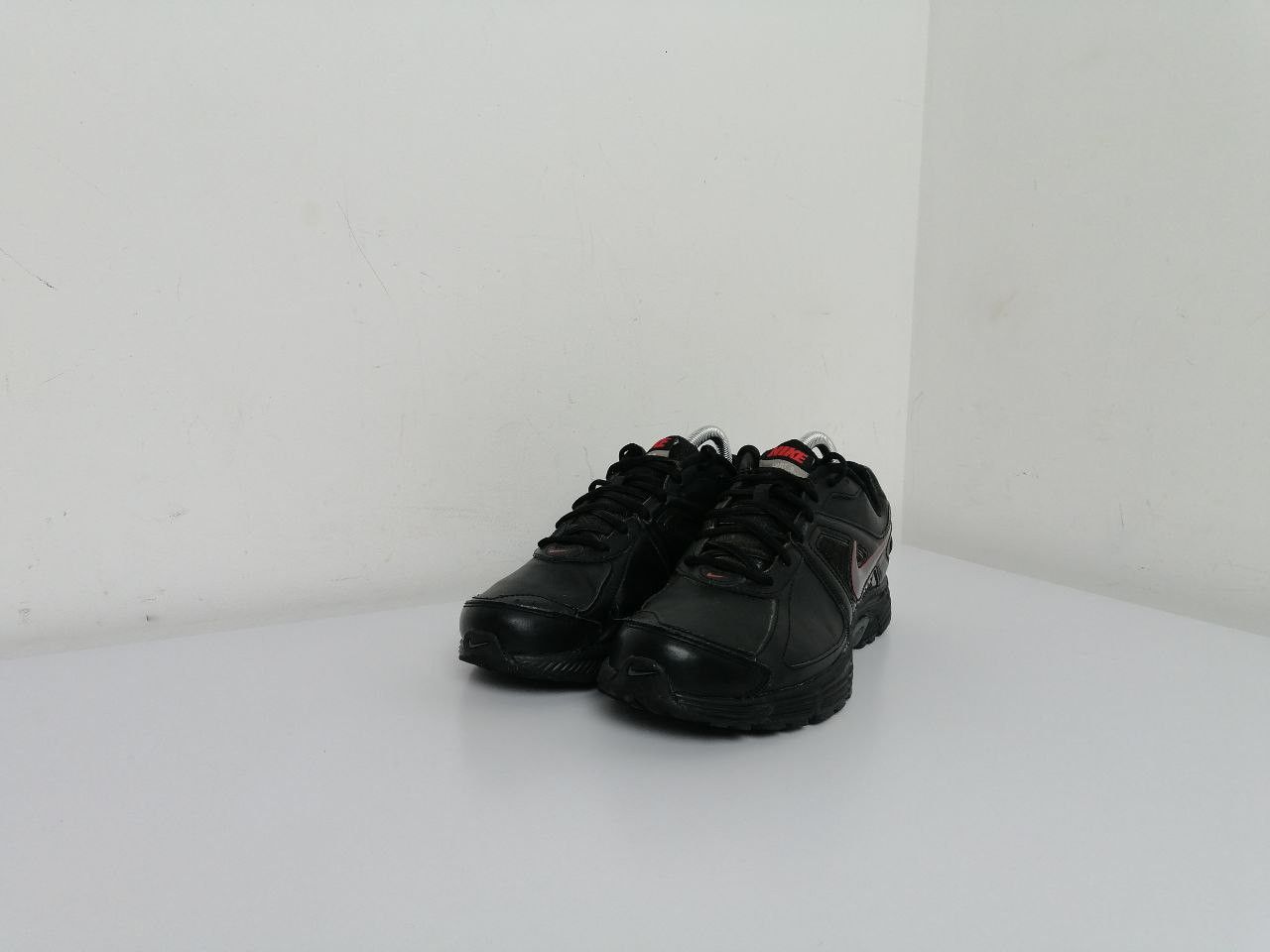 Nike Nike Dart 9 Leather Size US 9 / EU 42 - 3 Thumbnail