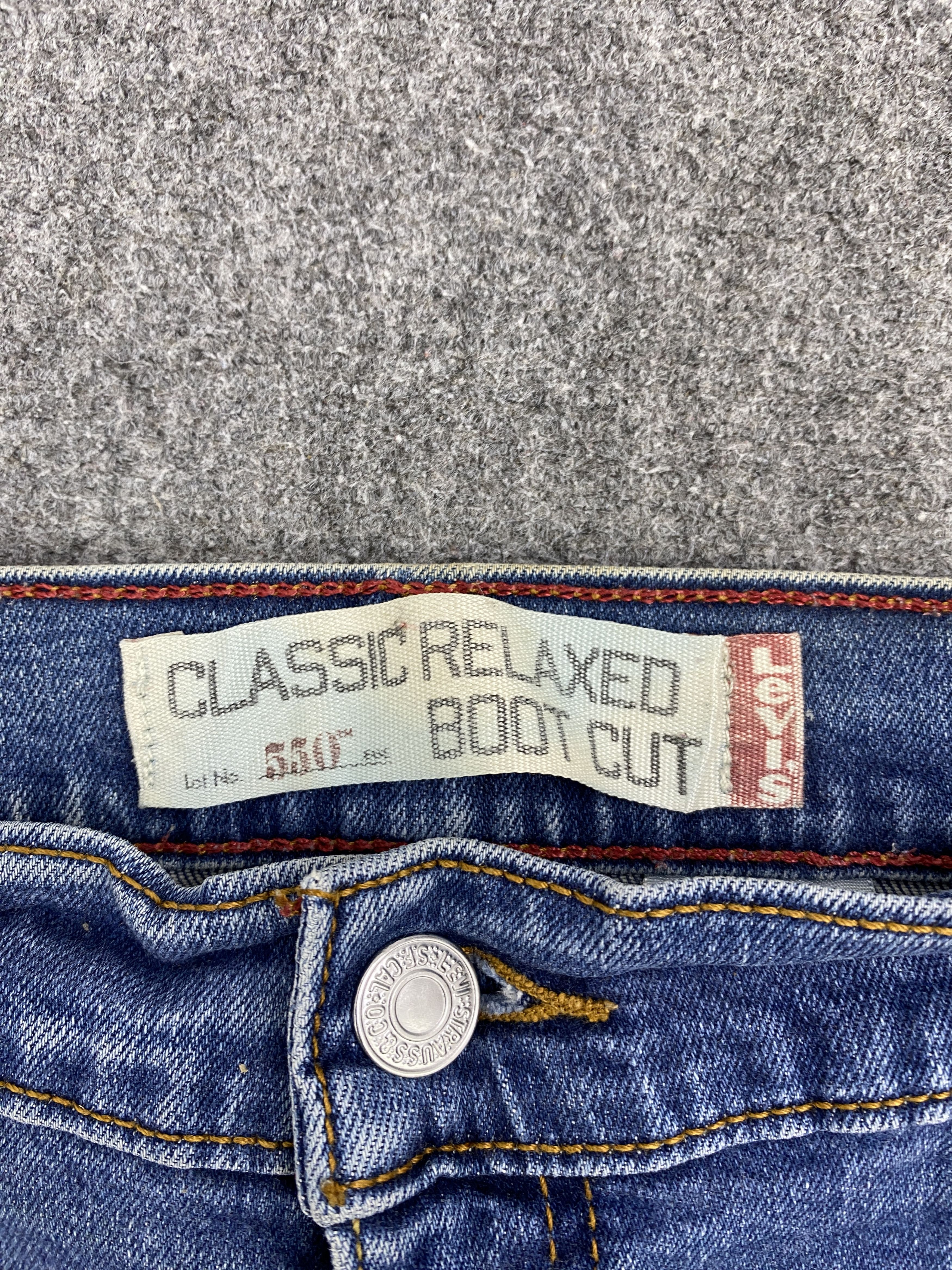 Levi's Vintage Levis 550 Flared Bootcut Faded Blue Jeans S0036 Size US 32 / EU 48 - 8 Thumbnail