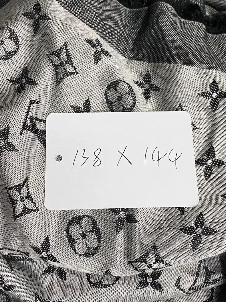 Louis Vuitton Louis Vuitton Shawl Scarf Size ONE SIZE - 5 Thumbnail