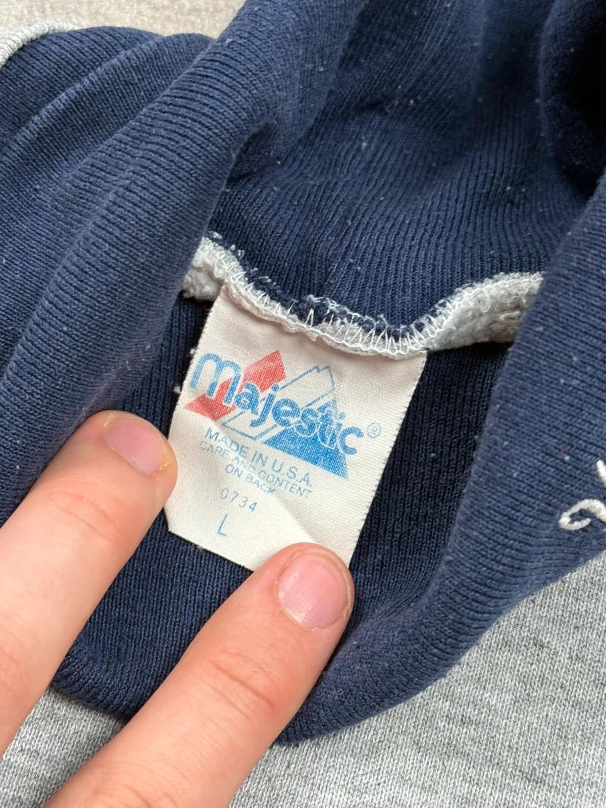 New York Yankees New York Yankees majestic sweater sweats vintage 90s usa Size US L / EU 52-54 / 3 - 7 Thumbnail
