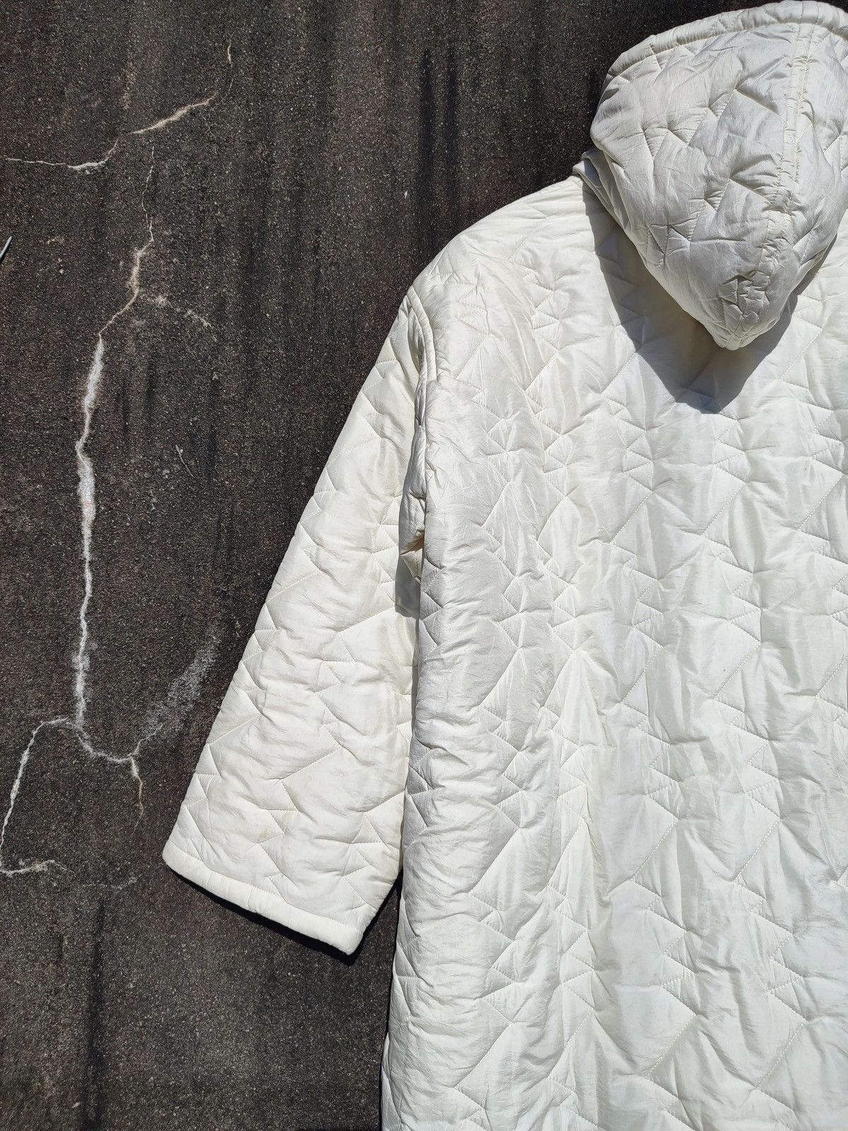 Designer × Japanese Brand Vividakiko Quilted Hooded Coat – Ivory (M) Size US M / EU 48-50 / 2 - 7 Thumbnail