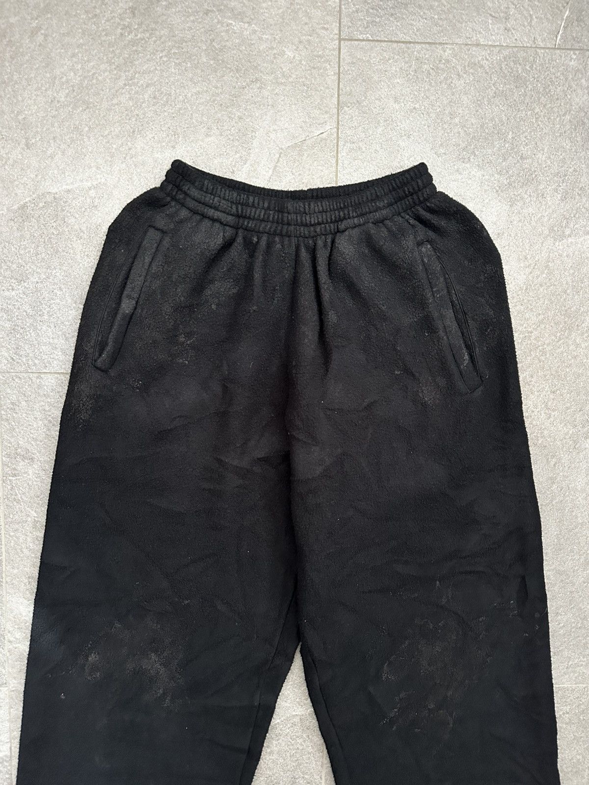 Balenciaga [S] Fall23 Runway Mud stained fleece sweatpants Size US 34 / EU 50 - 4 Thumbnail