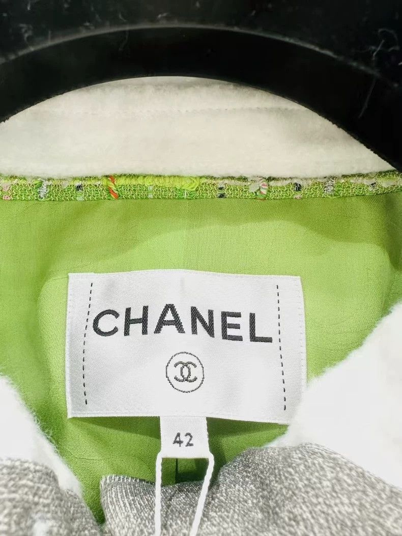 Chanel Chanel 25C green tweed hooded jacket Size M / US 6-8 / IT 42-44 - 5 Thumbnail
