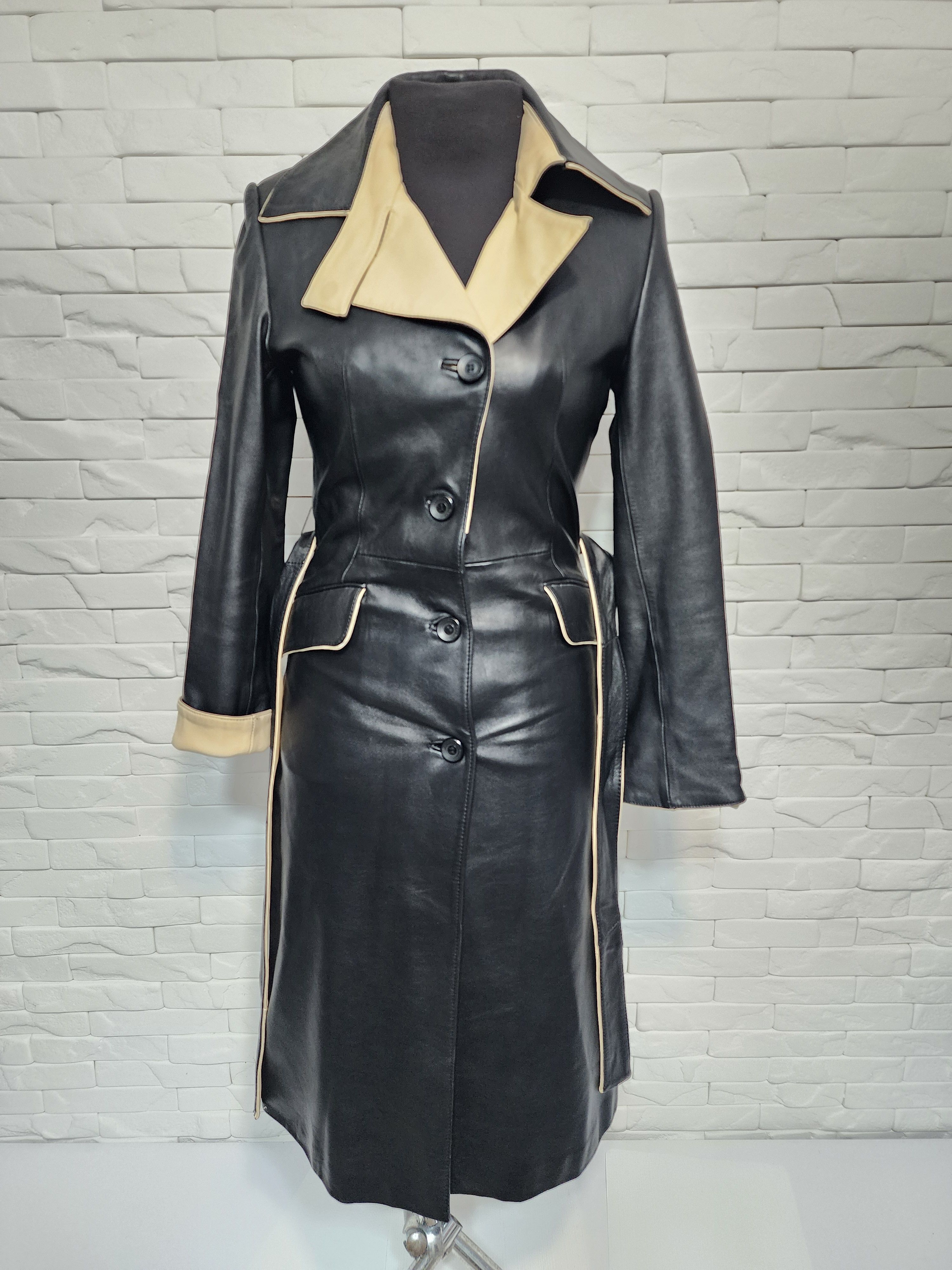 Designer Women black leather raincoat. Size S / US 4 / IT 40 - 7 Thumbnail