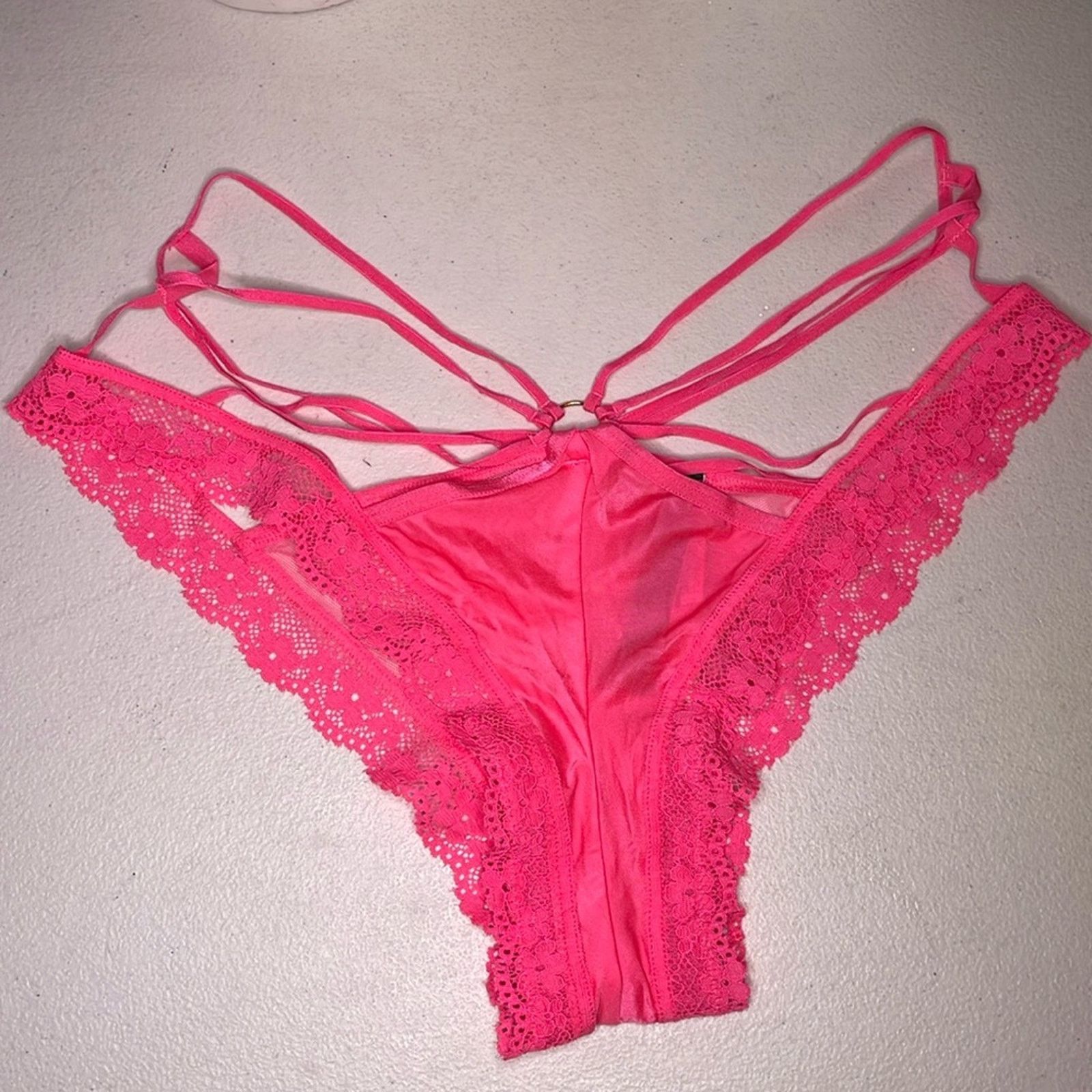 Victoria's Secret Victorias Secret Panties VS Cheeky panty Neon Pink Size ONE SIZE - 2 Thumbnail