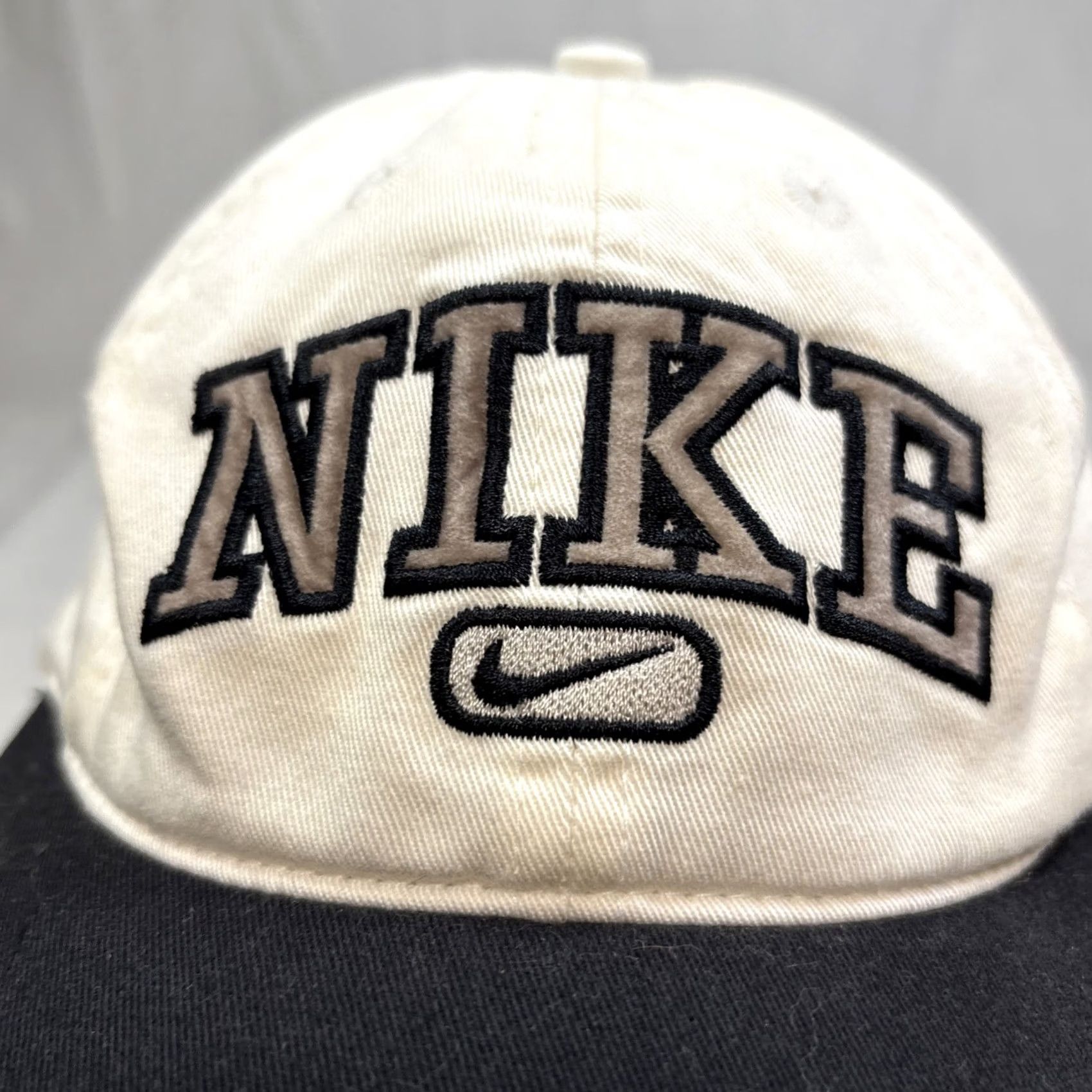 Nike VINTAGE Nike Baseball Cap White Blue Brim Black Tag Strap Back 90s Streetwear Mens One Size White Size ONE SIZE - 3 Thumbnail