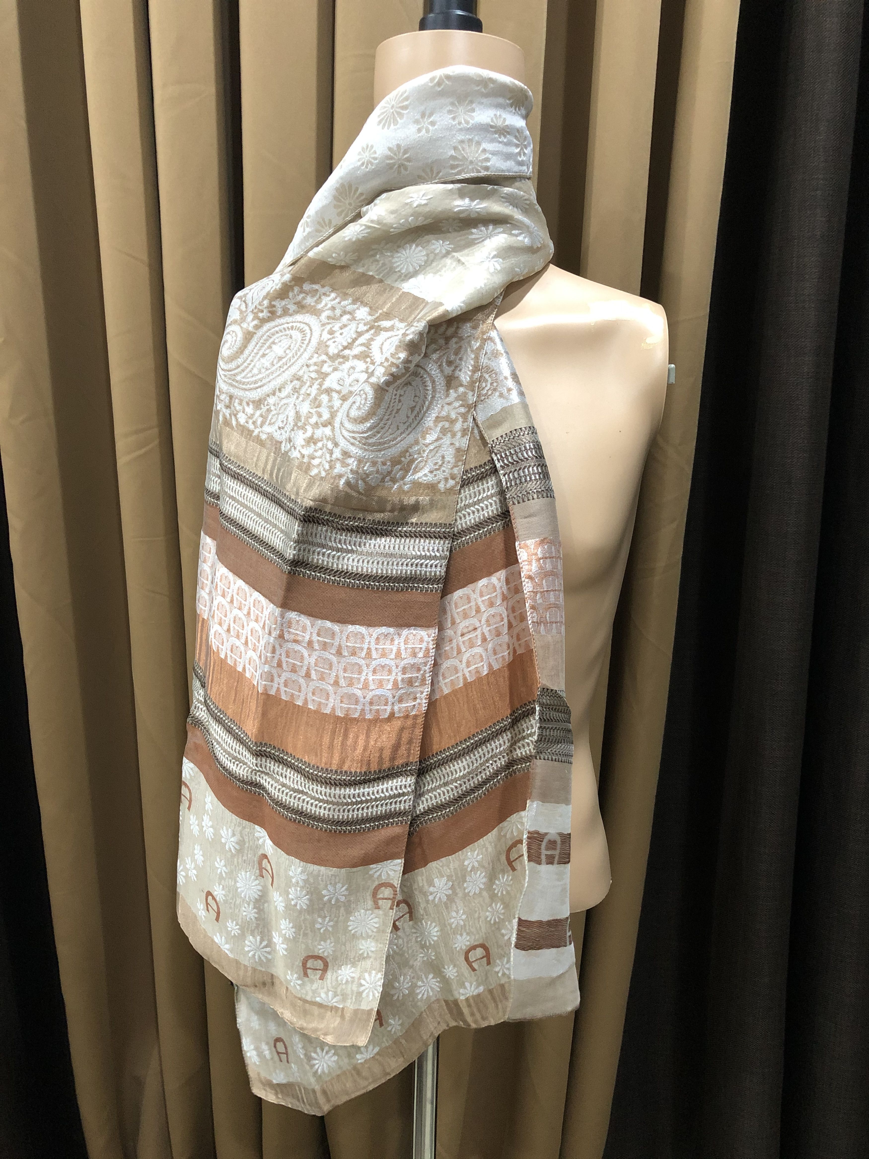 Aigner Aigner Munich Scarf Earth Tone Paisley Floral Print Size ONE SIZE - 1 Thumbnail