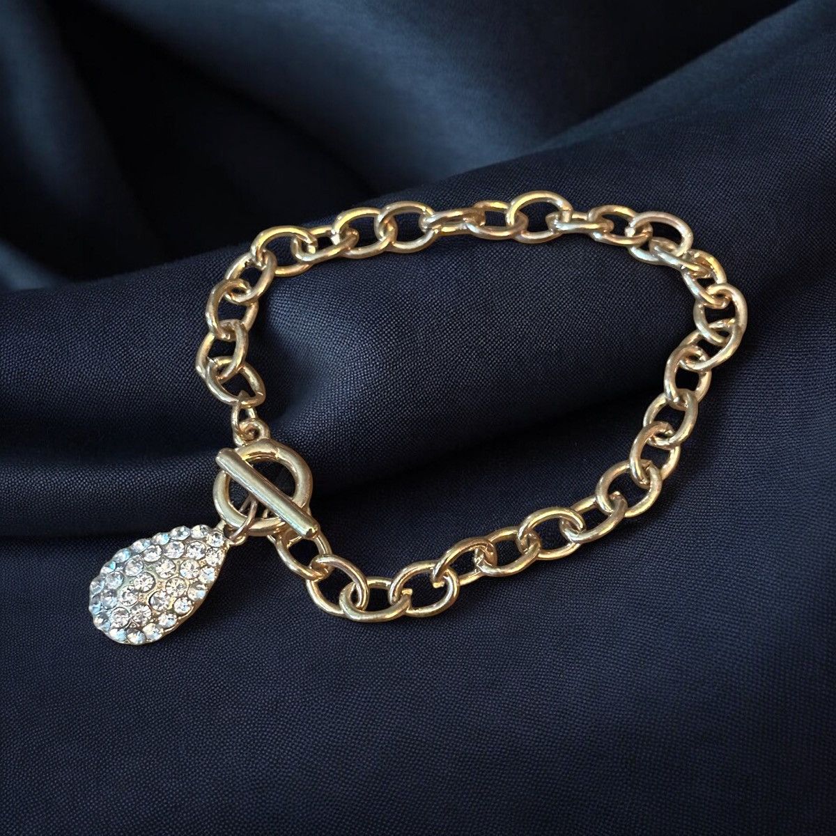 Other Gold tone pave teardrop charm toggle bracelet Size ONE SIZE - 1 Thumbnail