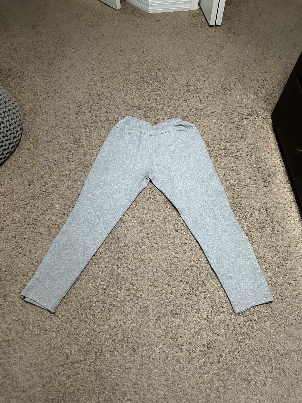 Adidas Adidas Grey regular sweatpants size small used Size US 28 / EU 44 - 7 Thumbnail