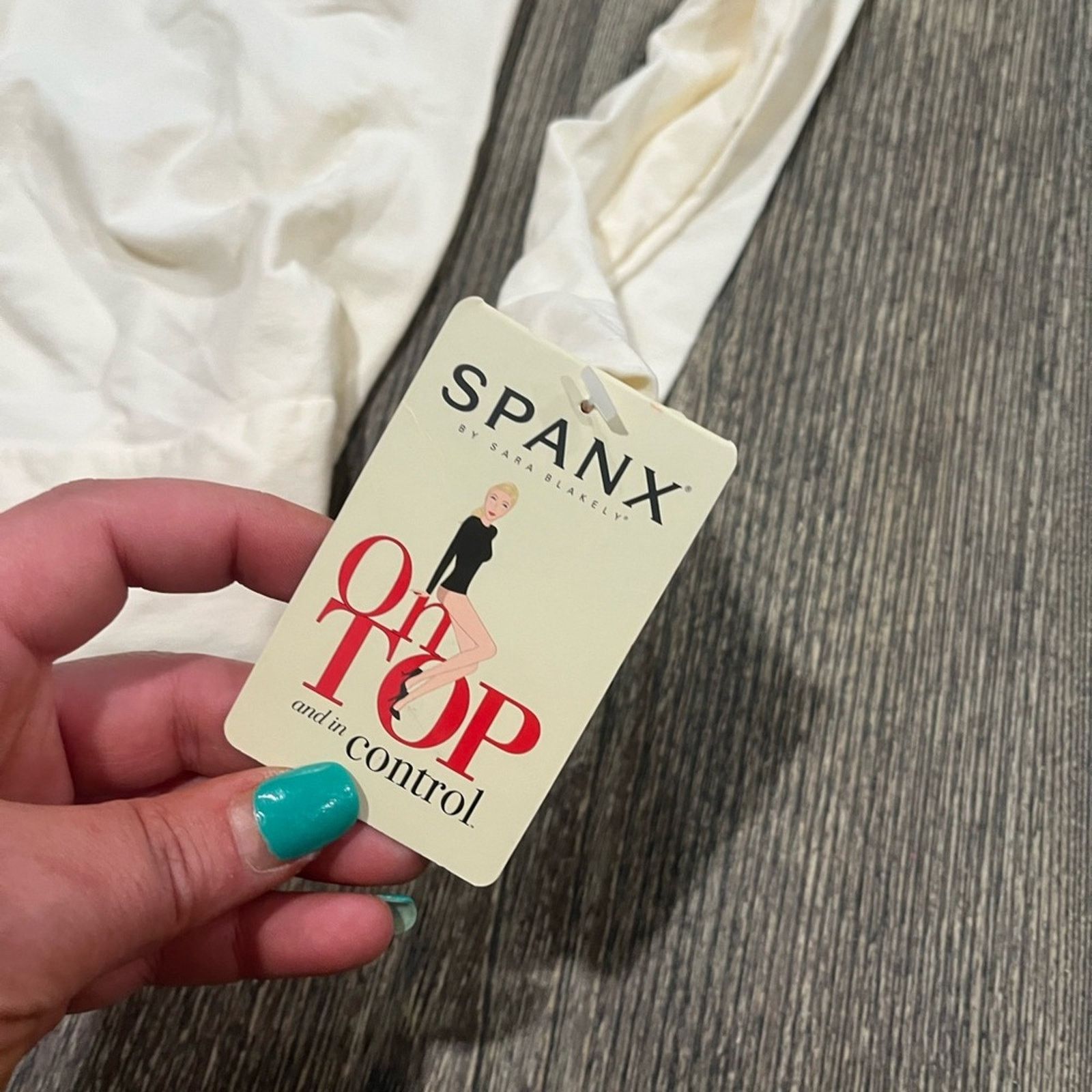 Spanx NWT Spanx On Top and In Control Top Crew Neck White L Size L / US 10 / IT 46 - 2 Thumbnail