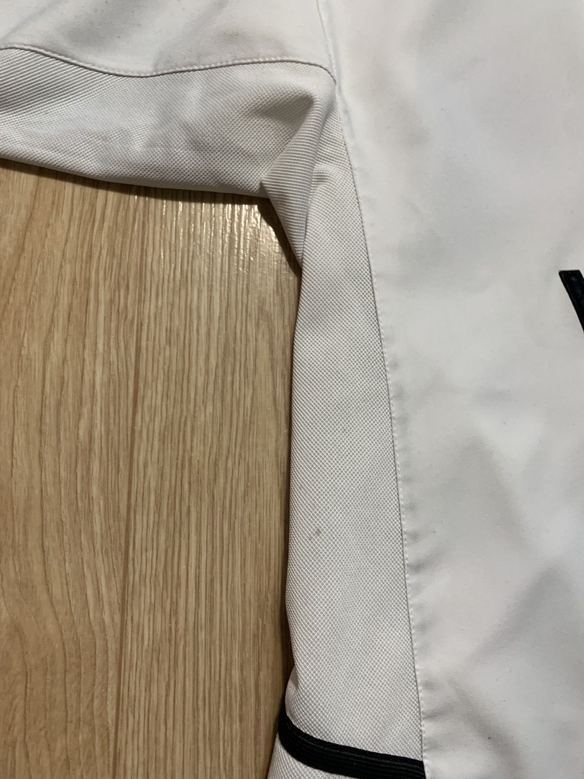 Nike Vintage Nike Manchester United Vodafone Soccer Jersey size M Size US M / EU 48-50 / 2 - 9 Thumbnail