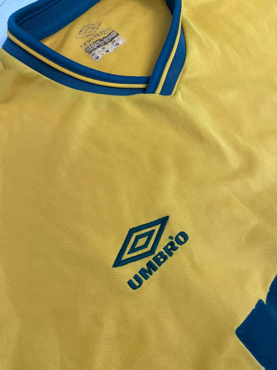 Umbro Vintage Umbro Celtic 2000 2002 Away Football Shirt Jersey Size US XL / EU 56 / 4 - 11 Thumbnail