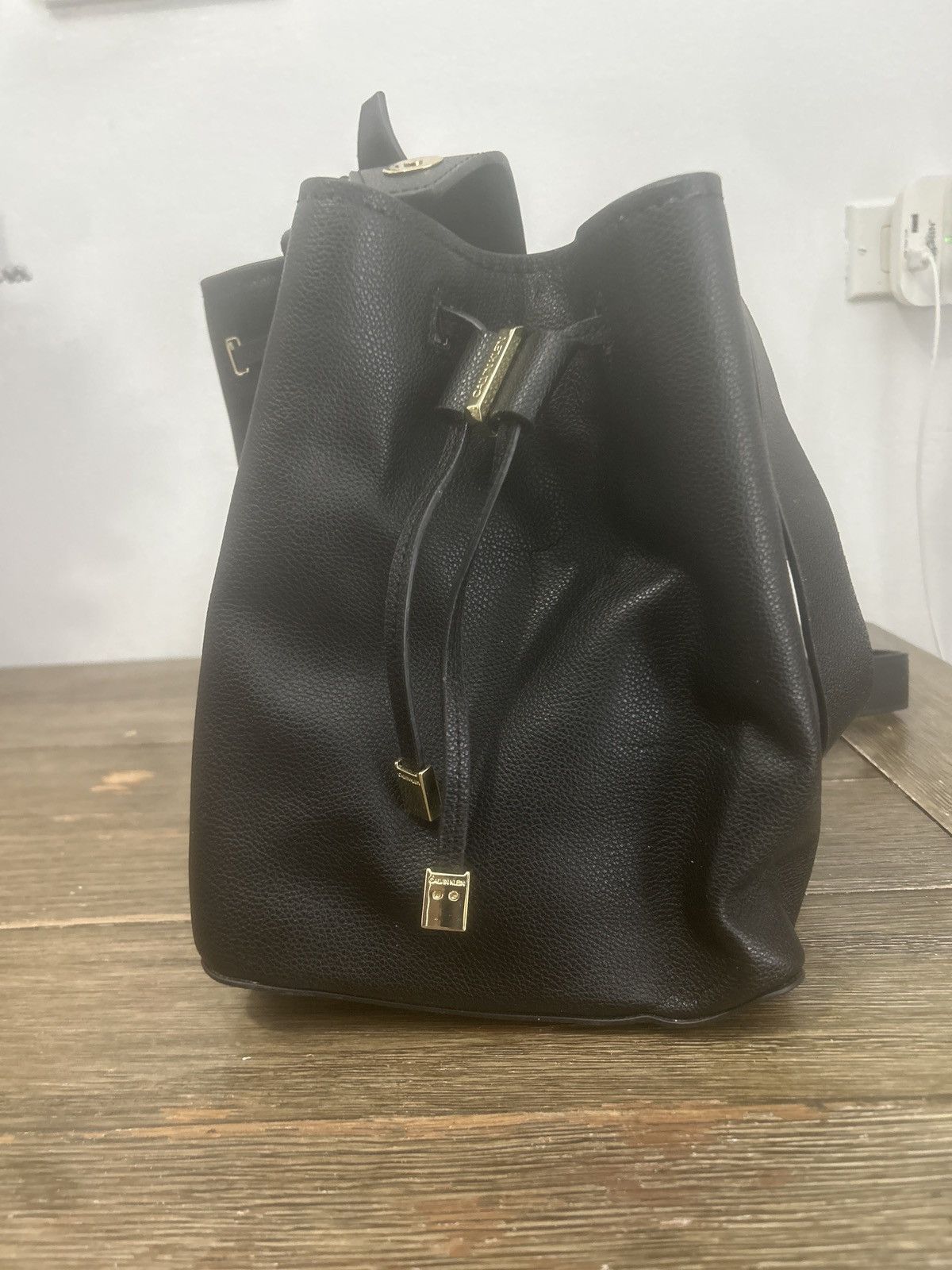 Calvin Klein s a Calvin Klein leather bucket-style bag Size ONE SIZE - 2 Thumbnail