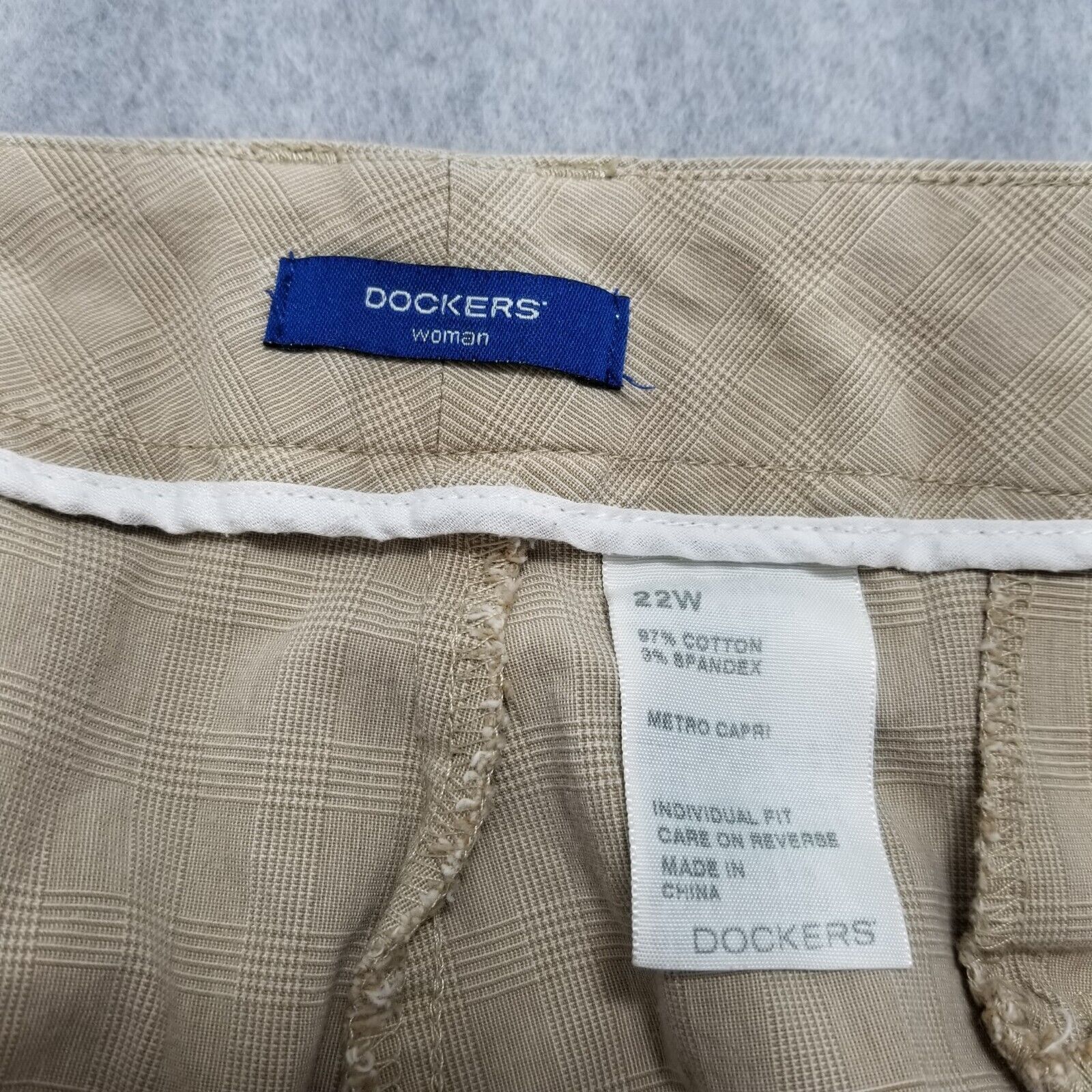 Dockers Dockers Pants Womens 22 Pockets Capri 41x20 Casual Plaid Size 41" - 4 Thumbnail