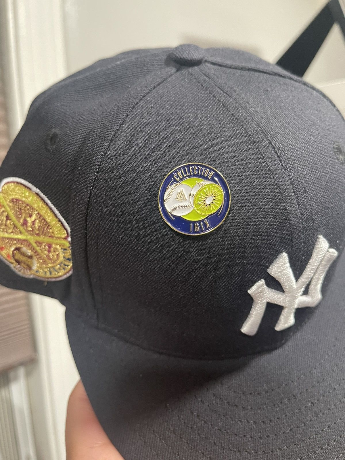 New Era Sneaker Room ‘Kiwi Collection’ NY Yankees Fitted Size 7 1/8 Size ONE SIZE - 3 Thumbnail